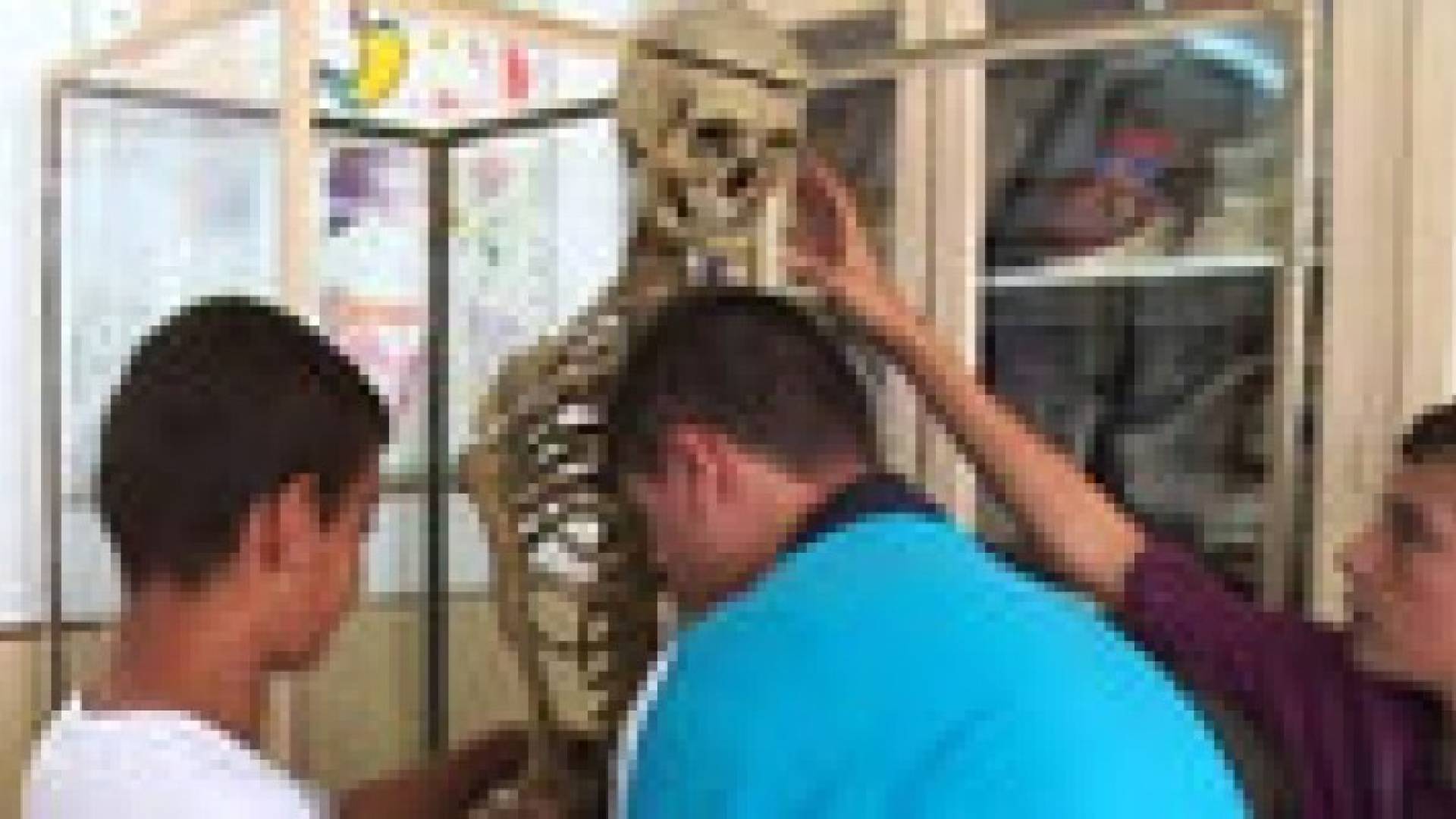 أستاذ روماني يتبرع بهيكله العظمي لتلاميذ مدرسته .. تفاصيل