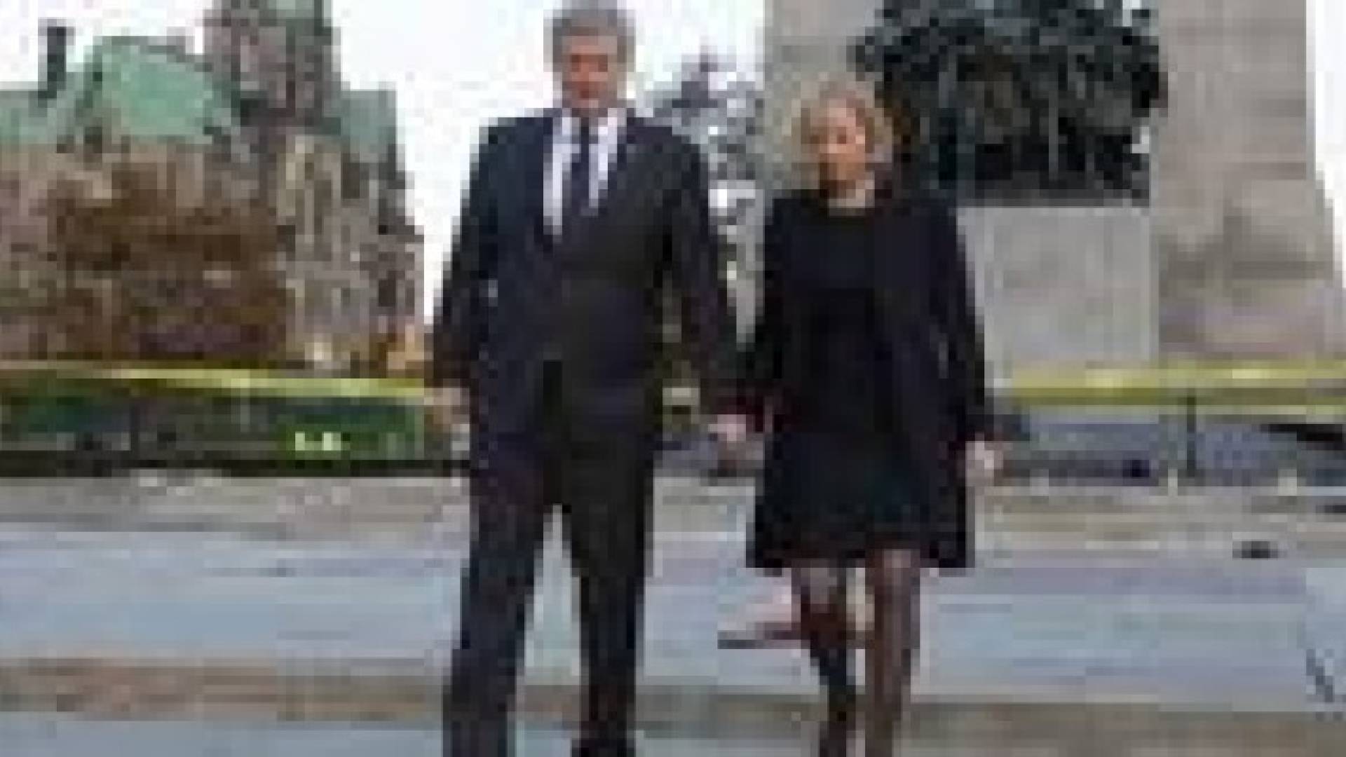 رئيس وزراء كندا يختبئ بخزانة خلال هجوم البرلمان