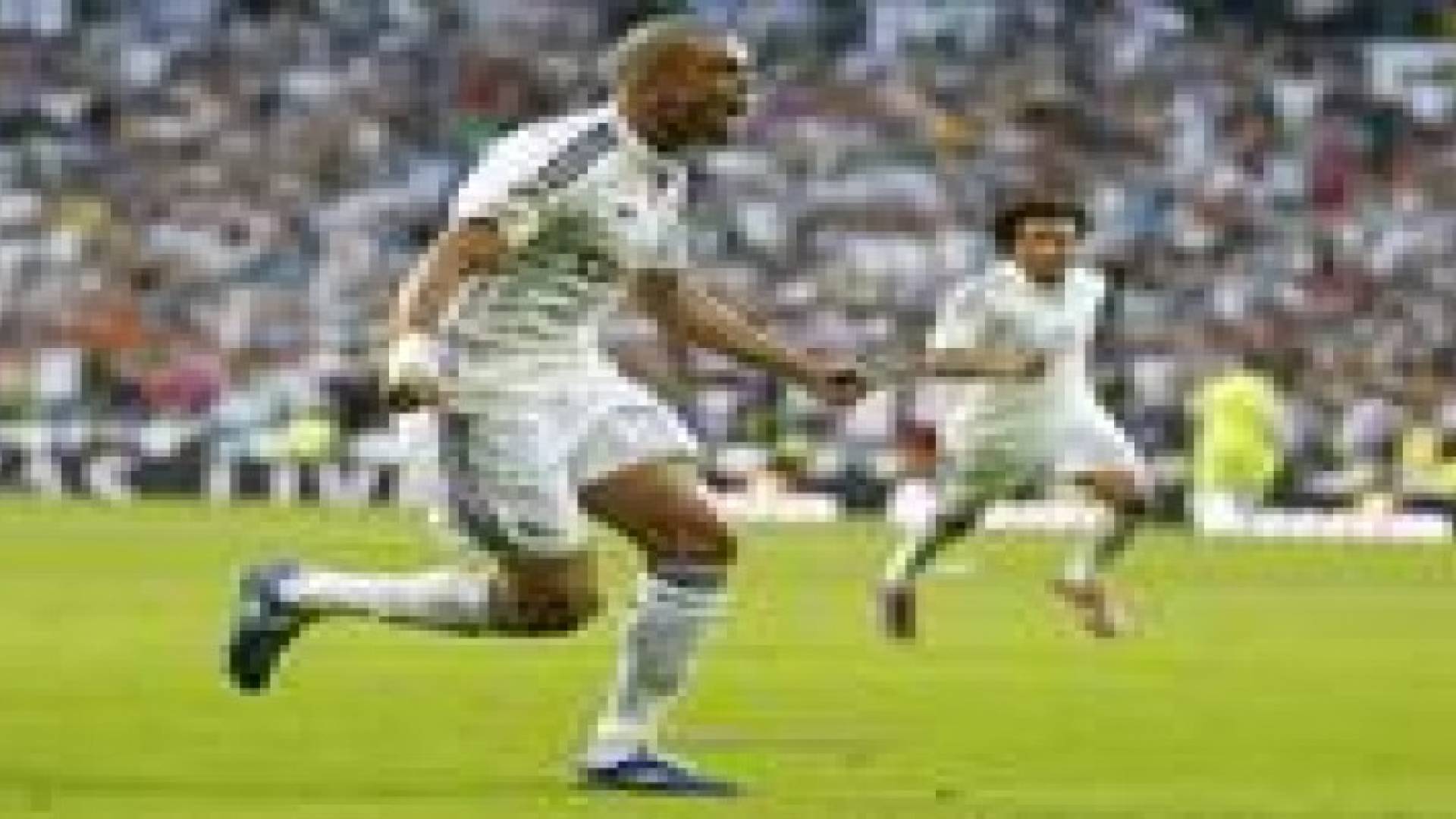 بيبي يرد على تصريحات تشافي ويذكره بالهتافات