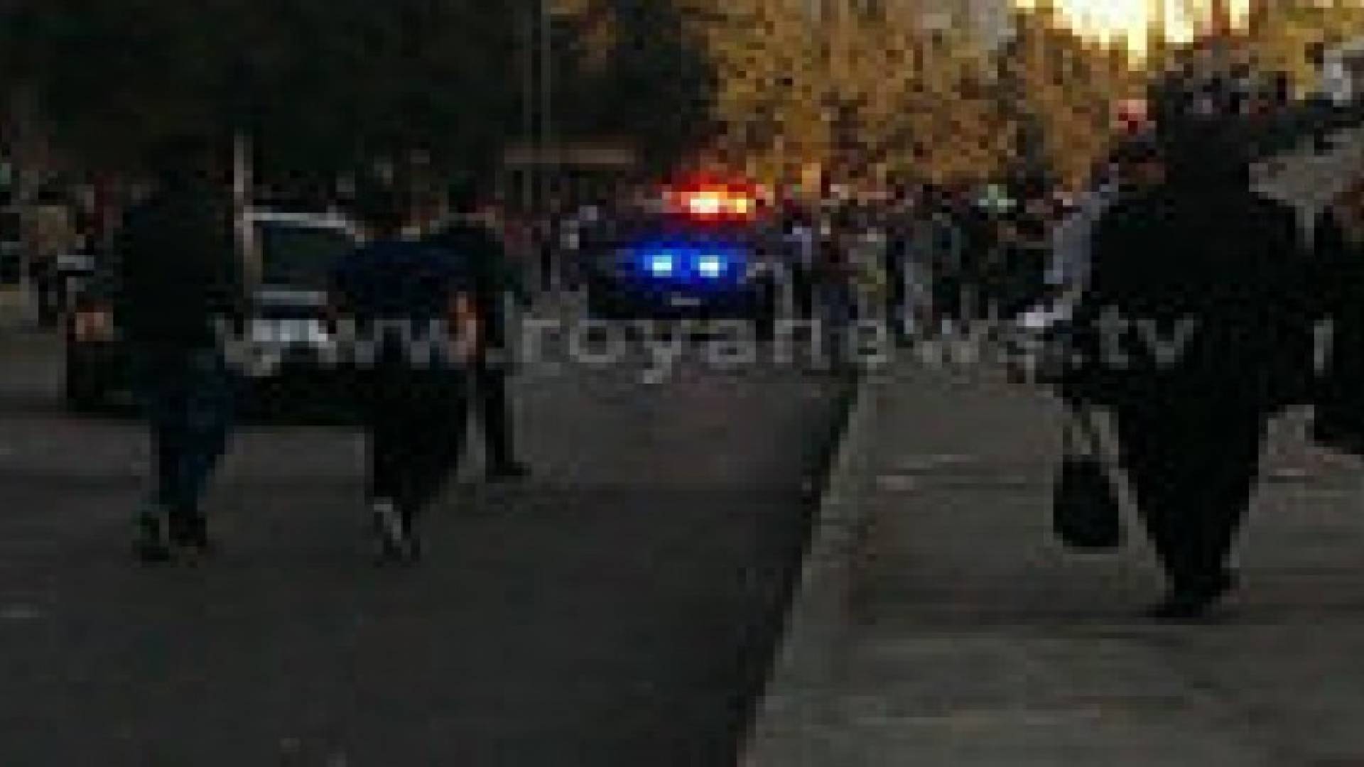 أعمال شغب واسعة أمام بوابة العلوم بالجامعة الاردنية.. صور