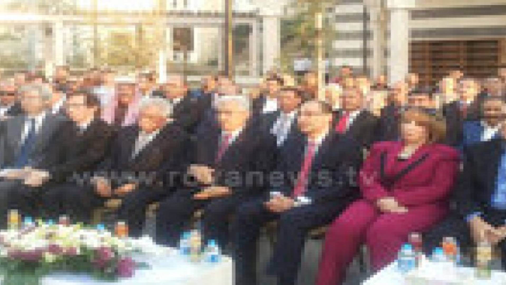 رئيس الوزراء يفتتح مجمع رغدان السياحي .. صور