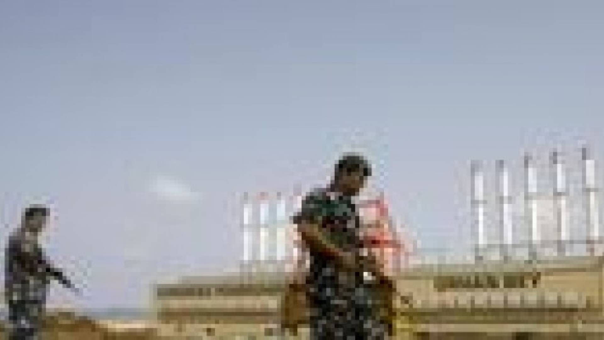 لبنان .. توقيف رجل عرض فتاة للبيع علنا