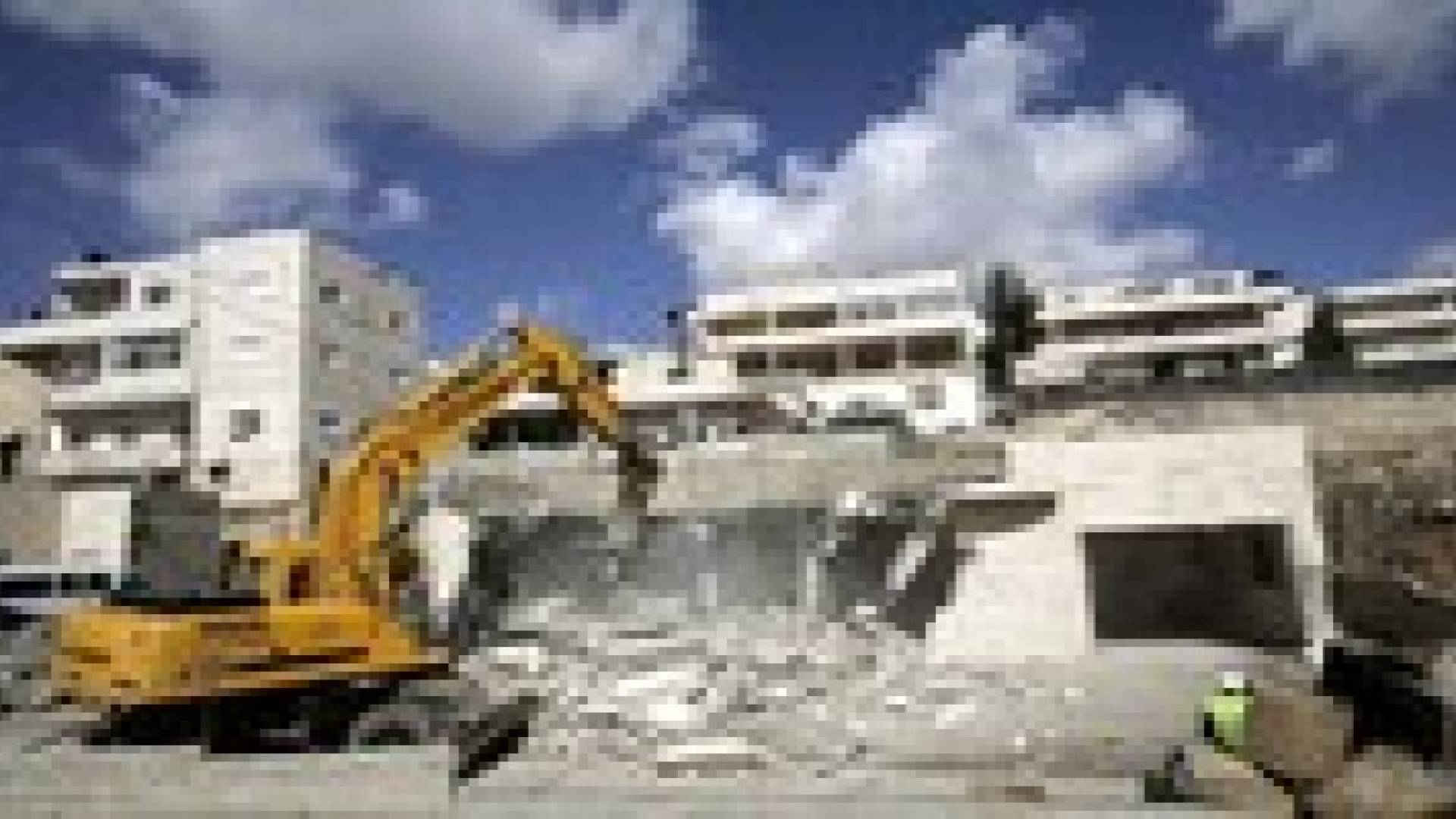 إسرائيل تهدم مساكن وحظائر فلسطينية قرب الخليل