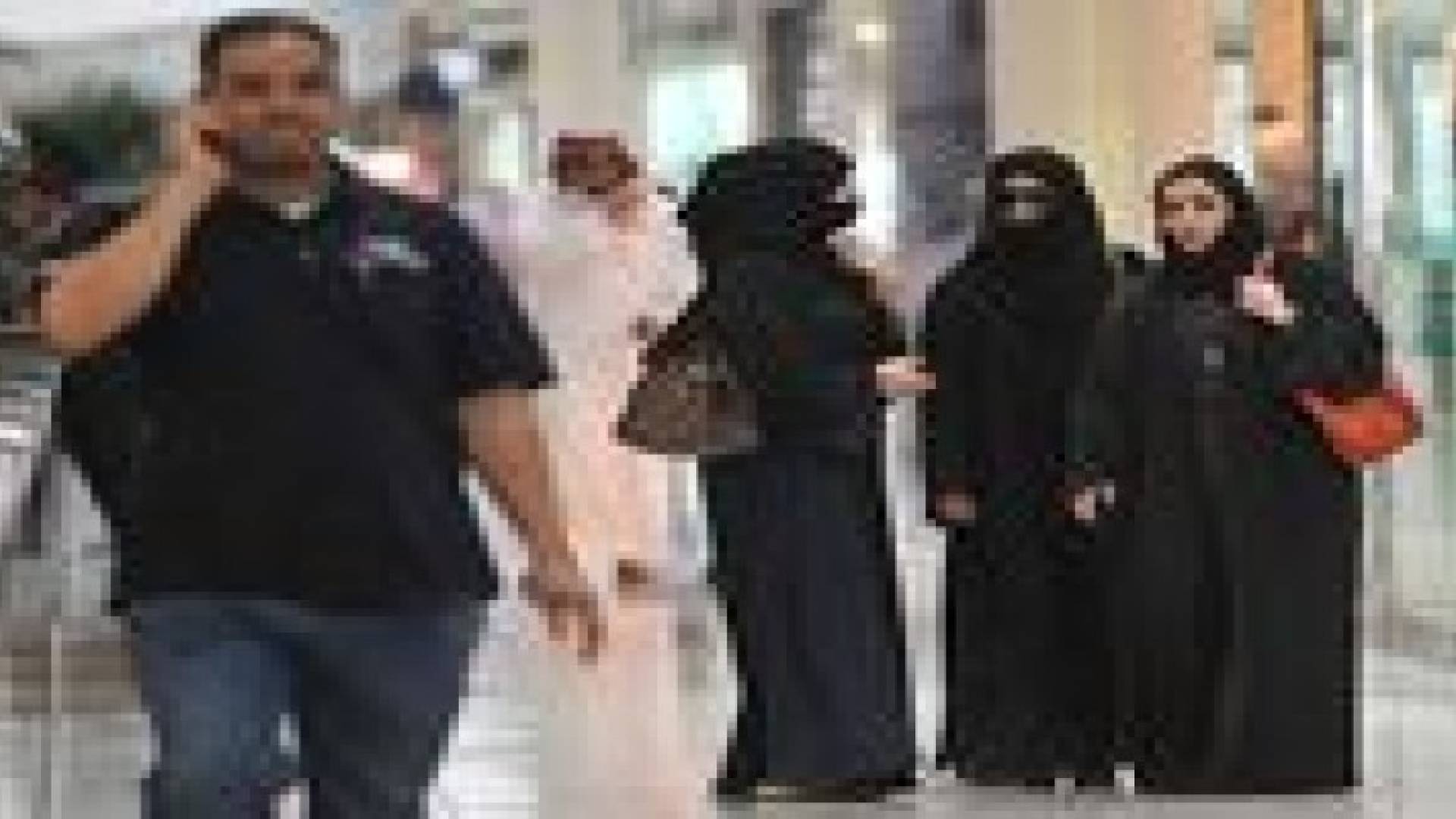 نصف مليون سعودي تضربهم زوجاتهم!