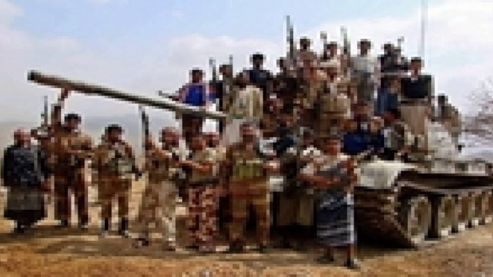 القوى السياسية باليمن توقع وثيقة بتفويض هادي وبحاح بتشكيل حكومة كفاءا