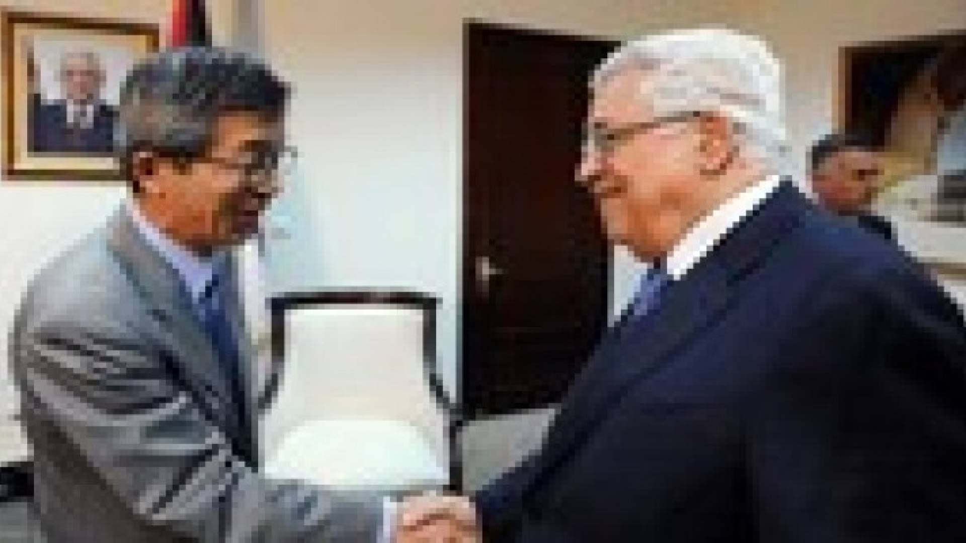 الرئيس الفلسطيني يتباحث مع المبعوث الياباني الجديد للشرق الأوسط