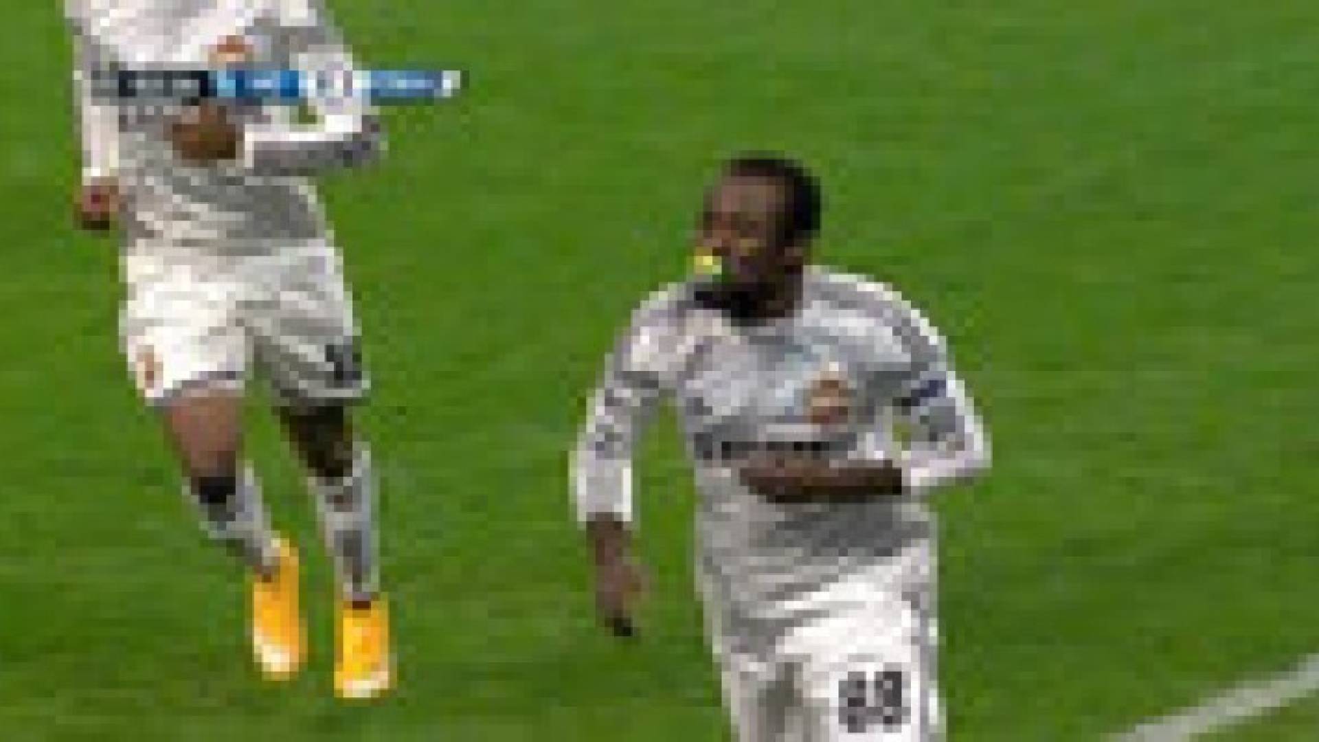 بالصور.. أشهر وأغرب احتفالات اللاعبين