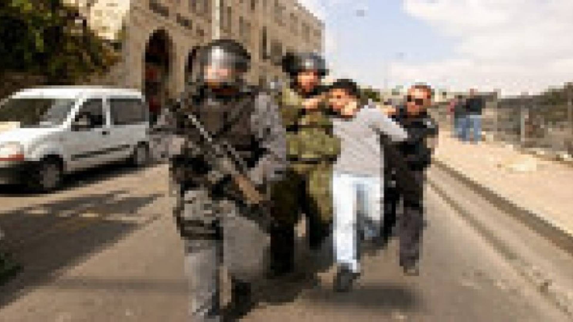 الاحتلال الاسرائيلي يعتقل 5 مقدسيين