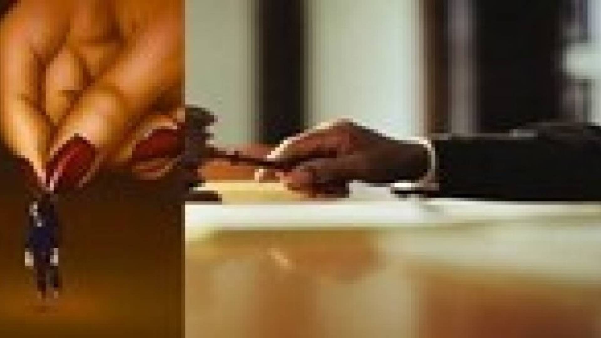 سيدة تخلع زوجها لرفضه استبدال غرفة النوم