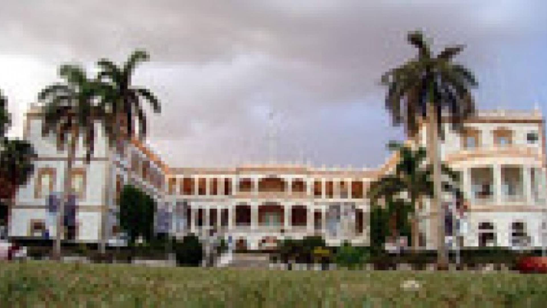 مقتل 2 من الحرس ومنفذ الهجوم على قصر البشير بالخرطوم