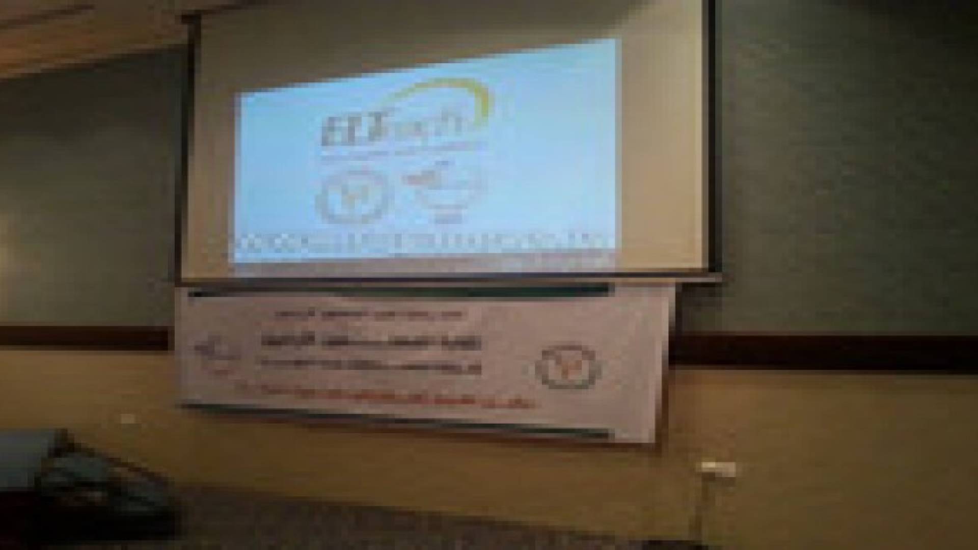 نقابة المعلمين تكرم اعضاءها المشاركين في دورة التحدث باللغة الانجليزية