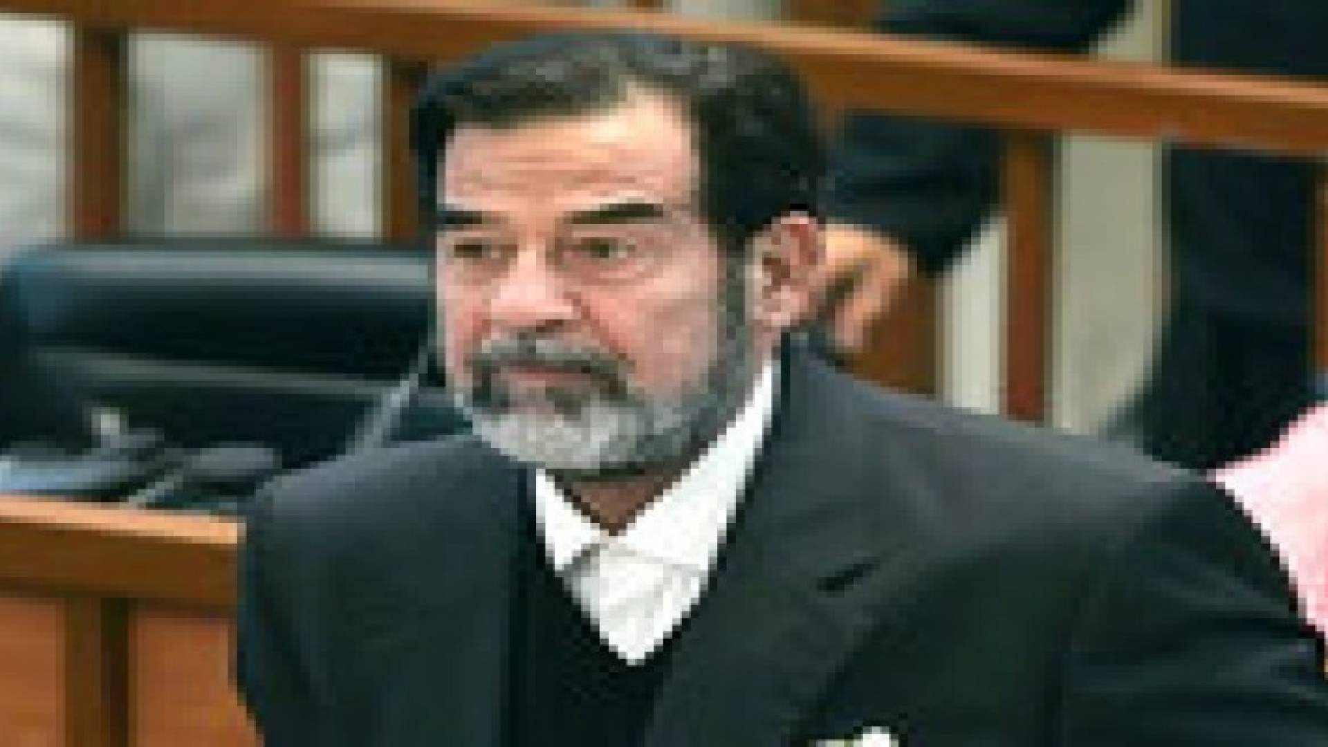 "داعش" تفجر قبر والد صدام حسين