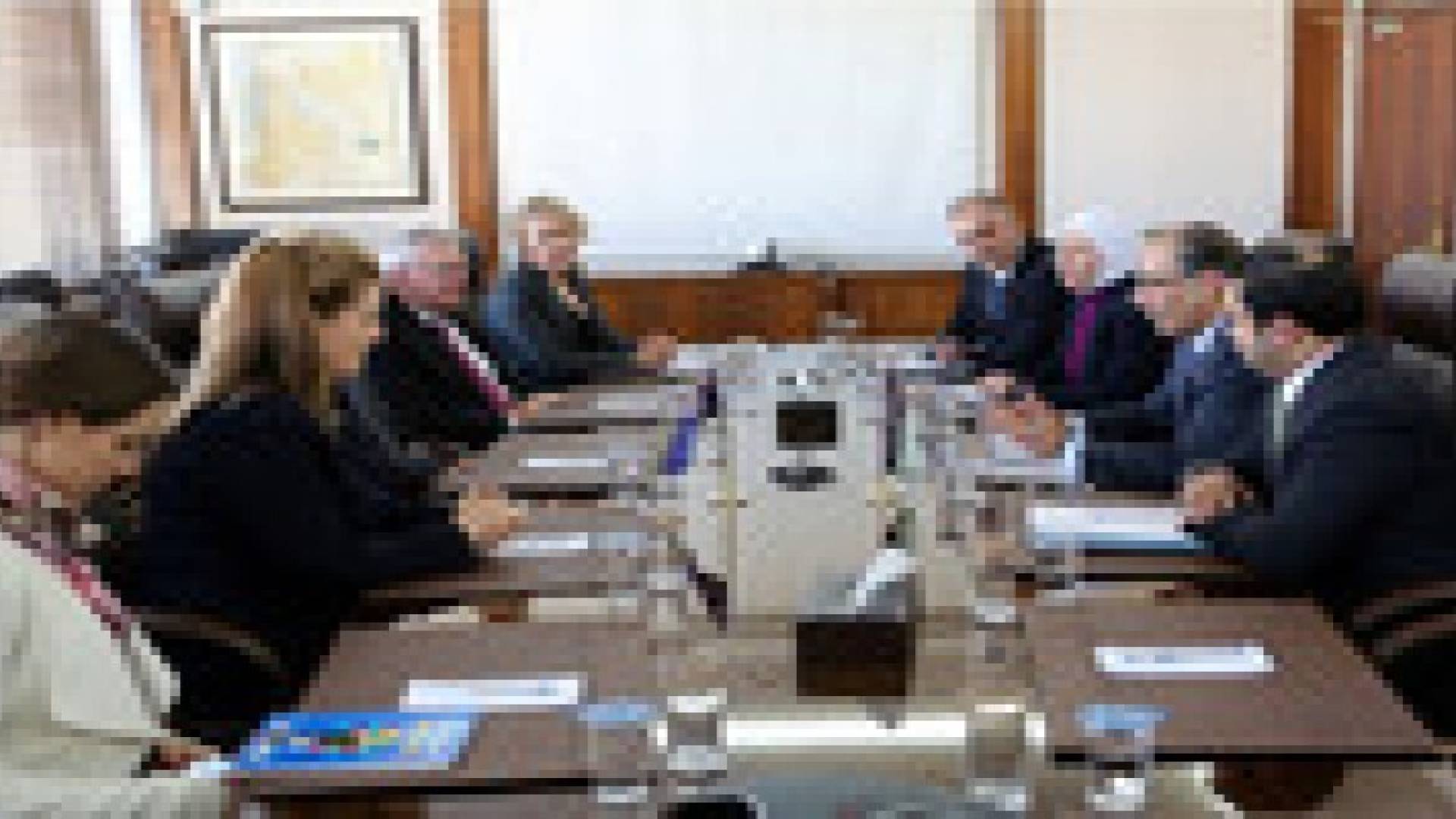 وزير التخطيط والتعاون الدولي يلتقي وفدا من البرلمان الاسترالي