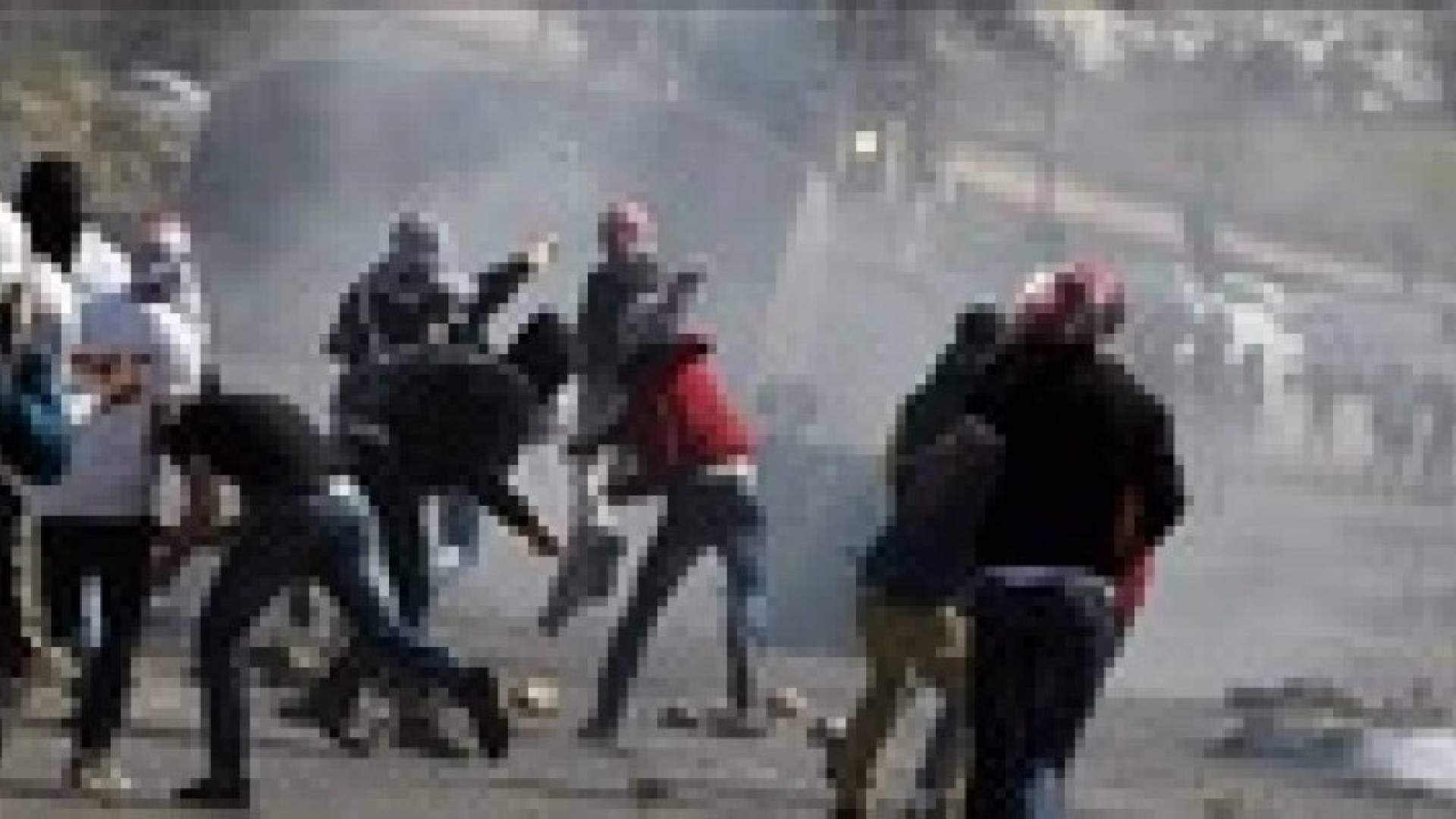 إصابة فلسطيني بجراح خطيرة إثر تعرضه لإطلاق النار من قبل الاحتلال