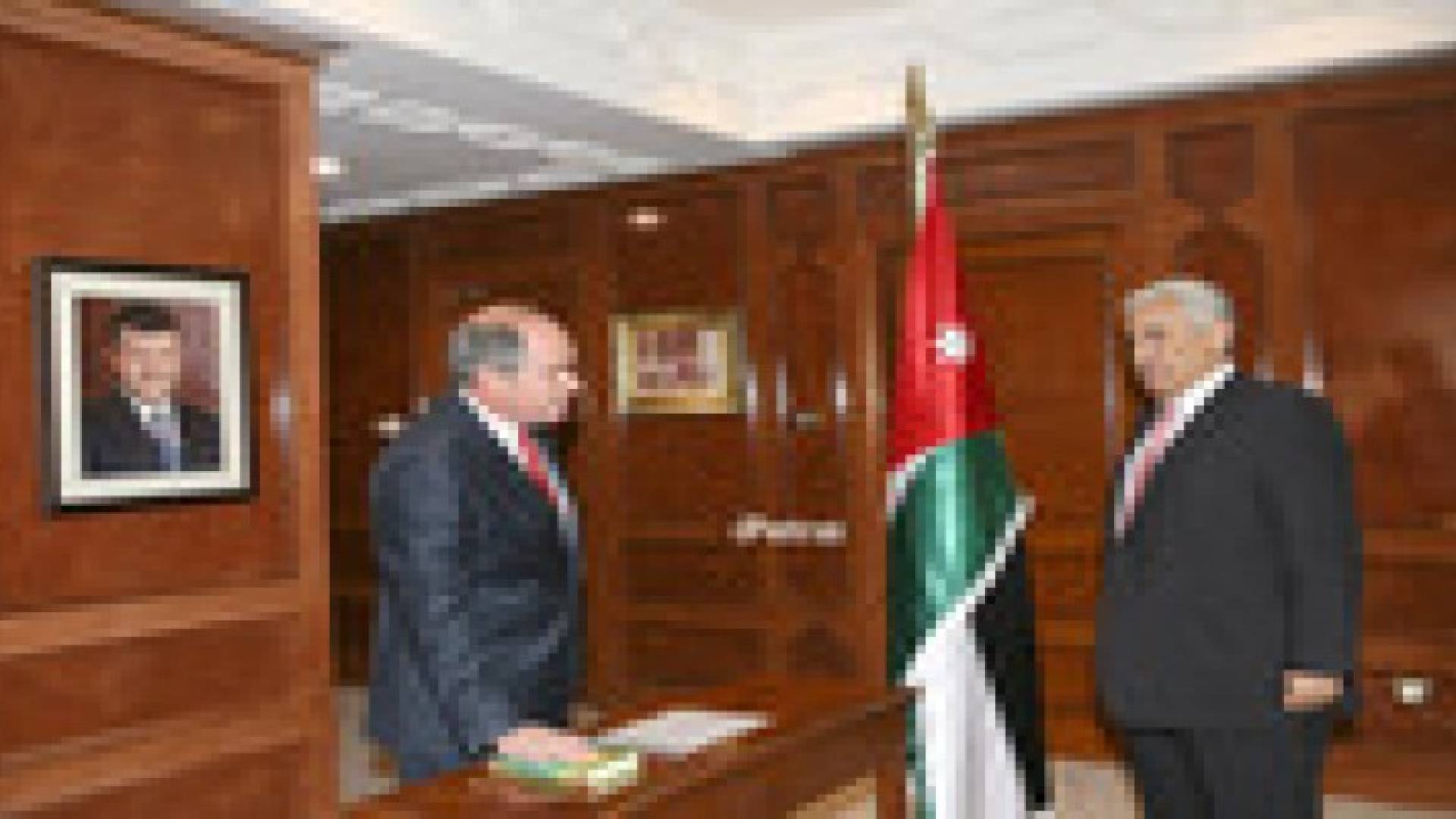 الملقي يؤدي اليمين القانونية رئيسا لمجلس مفوضي العقبة