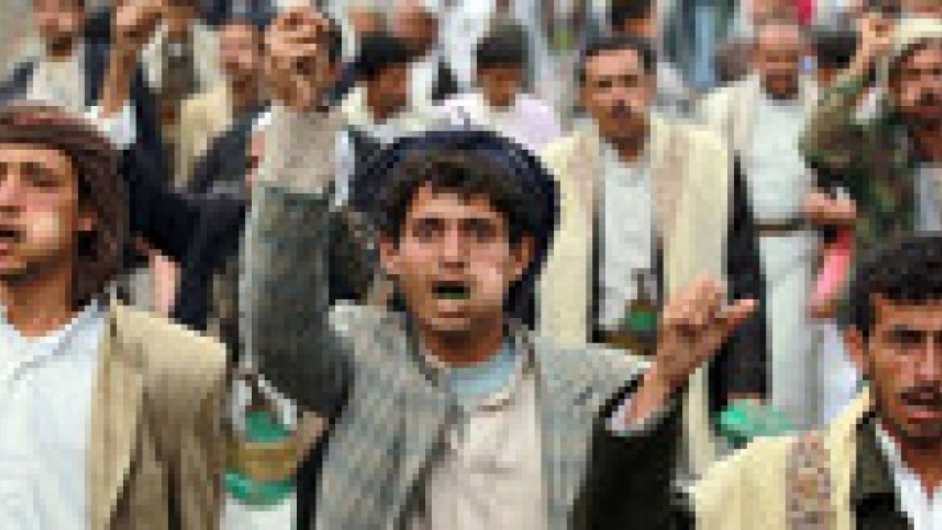 مئات اليمنيين يطالبون بإخراج مسلحي "الحوثي" من محافظة الحديدة