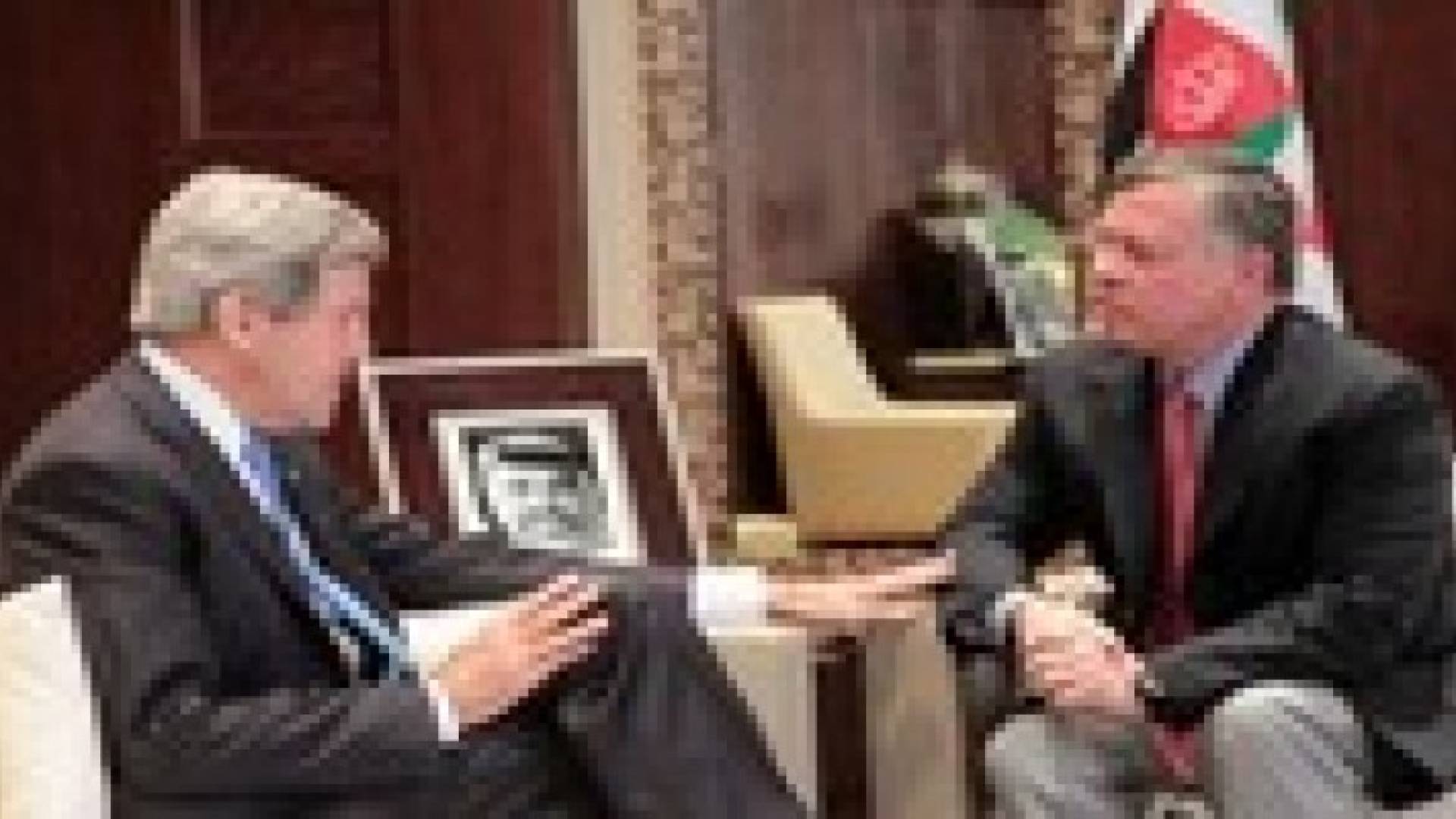 فيديو .. الملك يلتقي وزير الخارجية الأمريكي