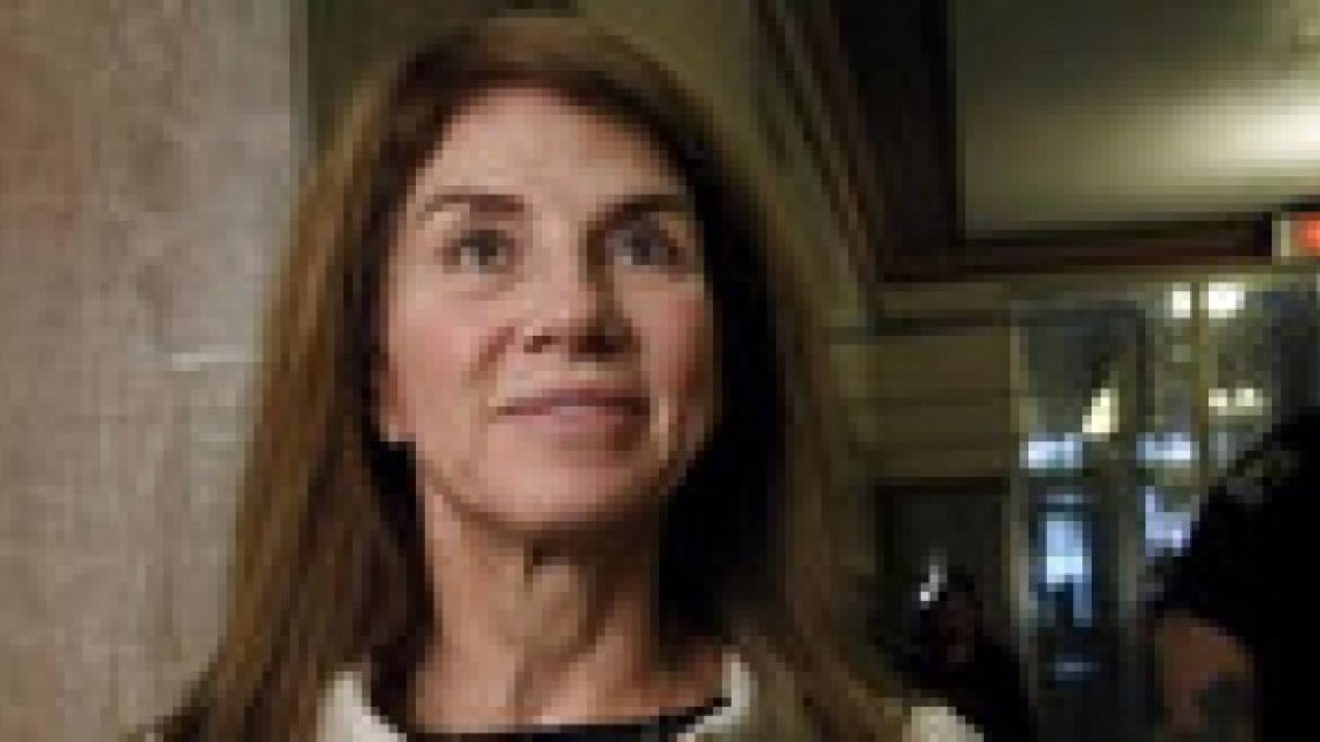 مطلقة تأخذ مليار دولار نفقة.. وتريد المزيد