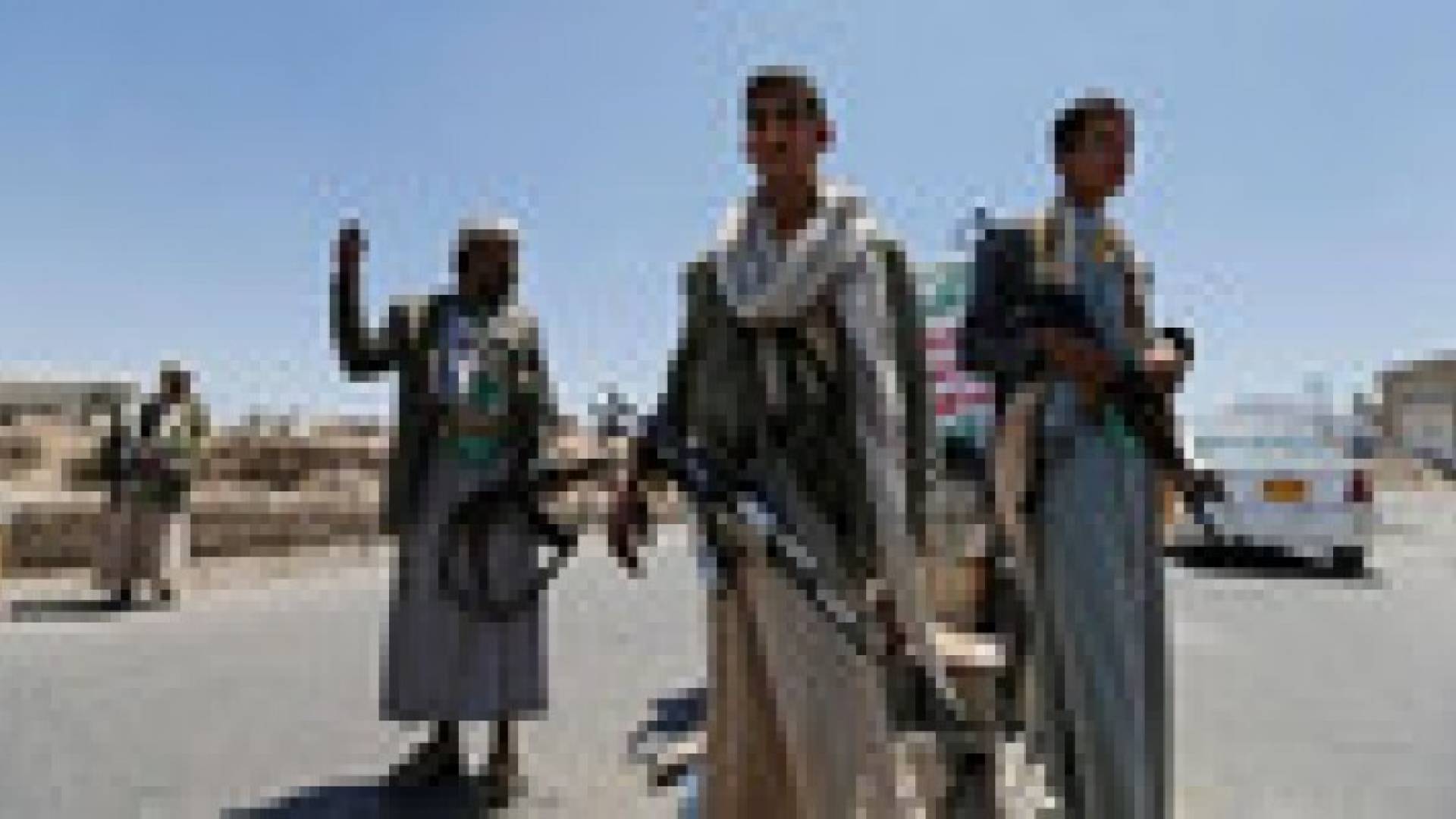 90 قتيلا في اشتباكات بين القبائل والحوثيين في اليمن