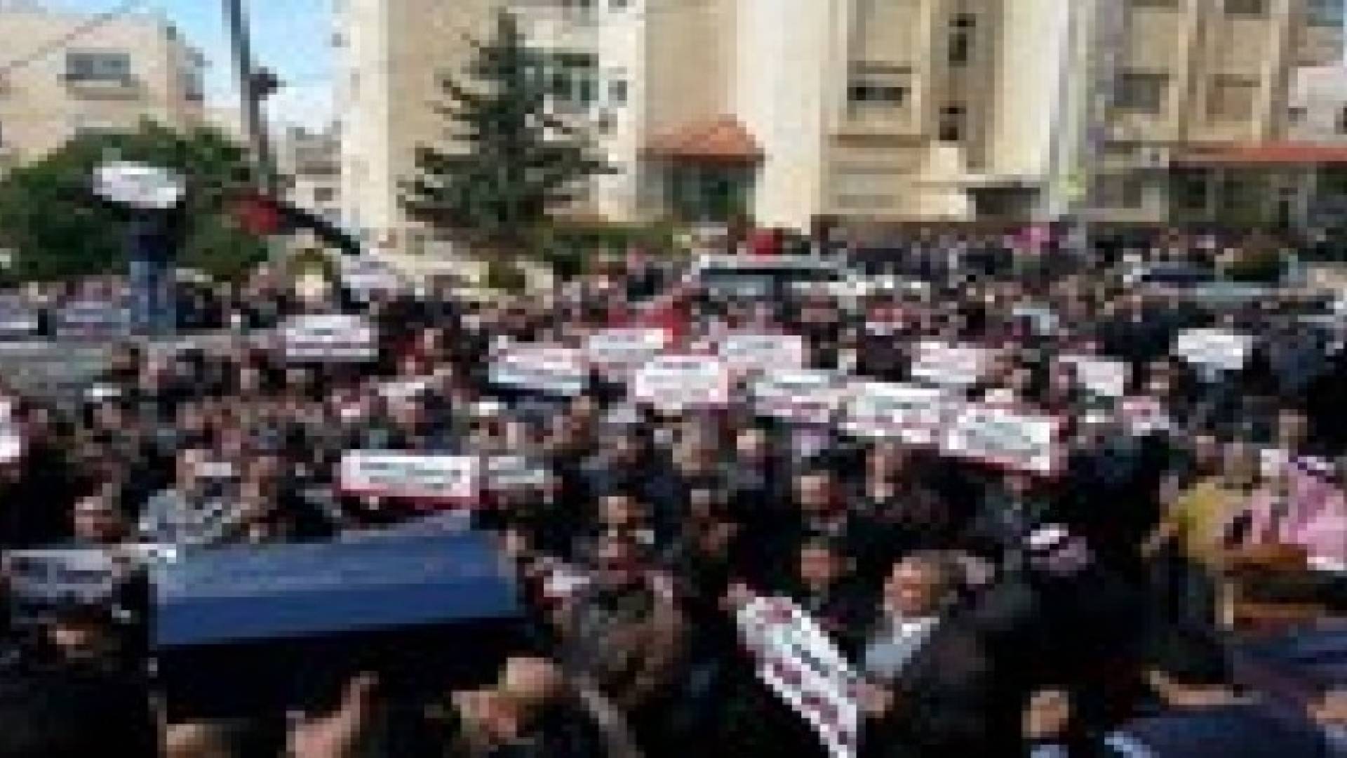 اعتصام لوكلاء السياحة والسفر وشركات الحج والعمرة احتجاجا على قانون البصمة