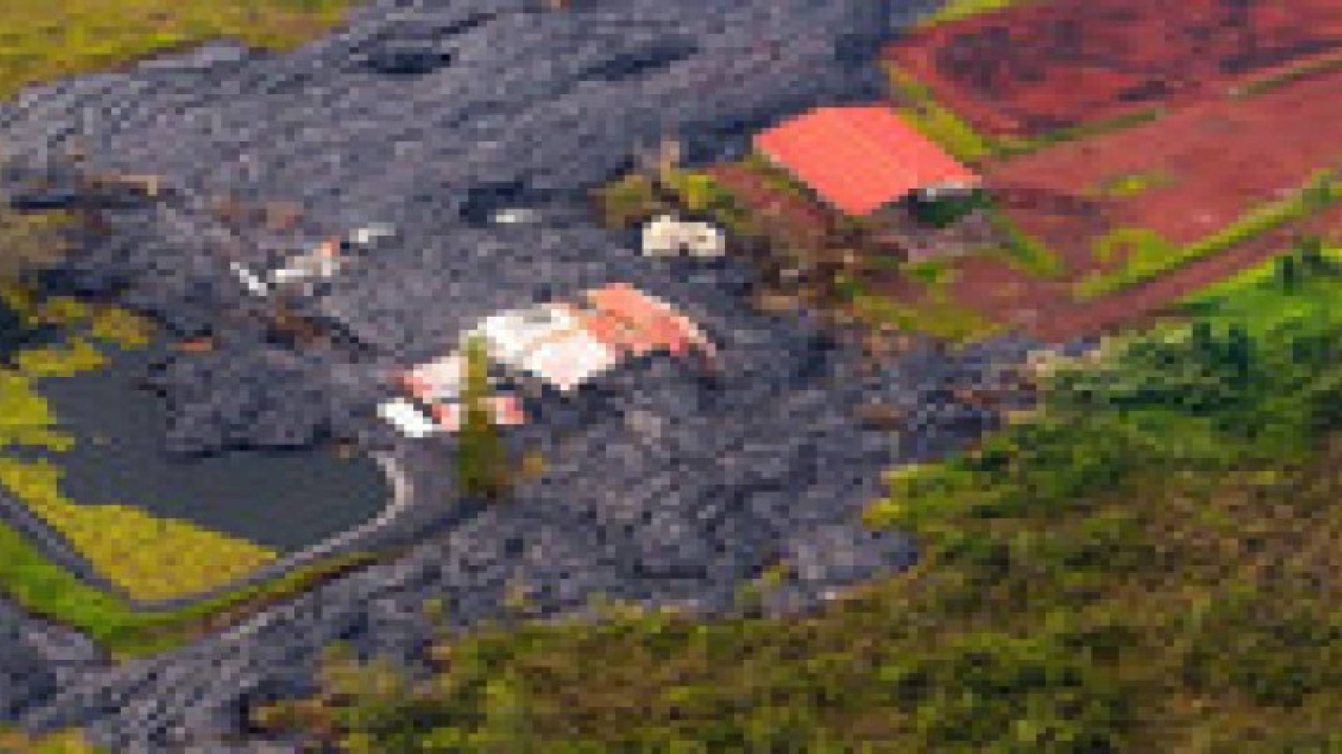 فيديو مذهل.. نهر من الحمم البركانية يعبر هاواي