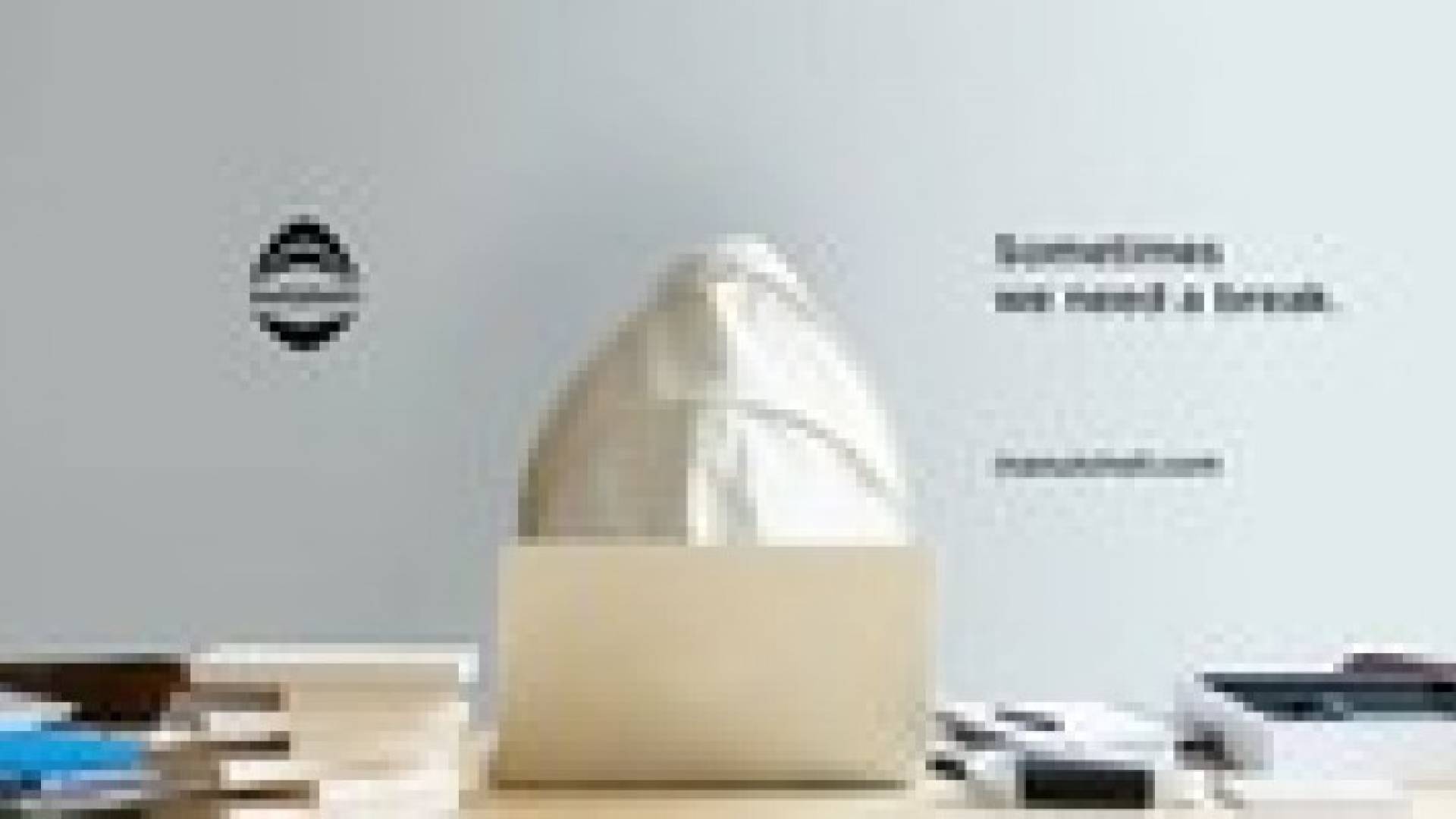 طالبة امريكية تبتكر كبسولة لعزل نفسها عن العالم