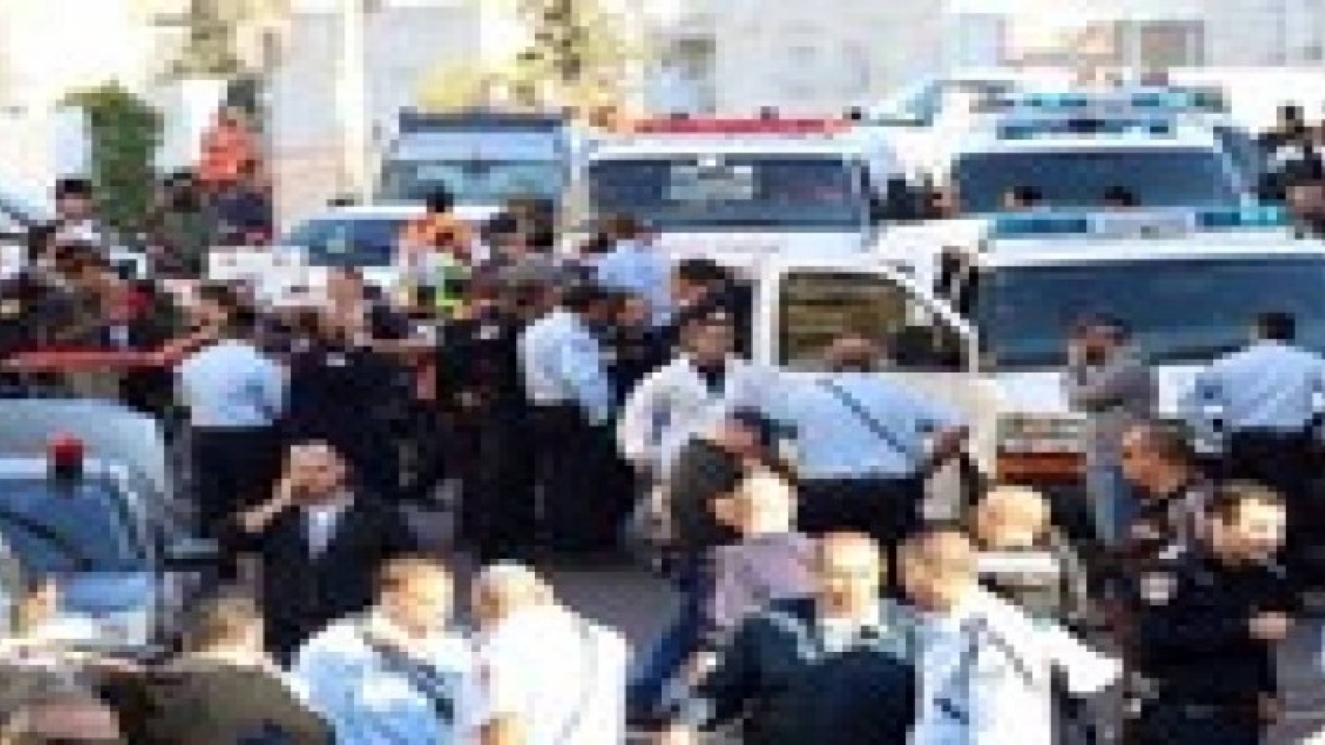 قوات الاحتلال  تحاصر منزلين بالقدس يعتقد أنهما لمنفذي عملية الكنيس