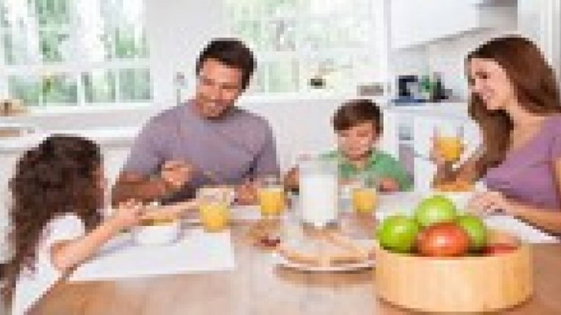 الوجبات الأسرية تحارب البدانة لدى المراهقين