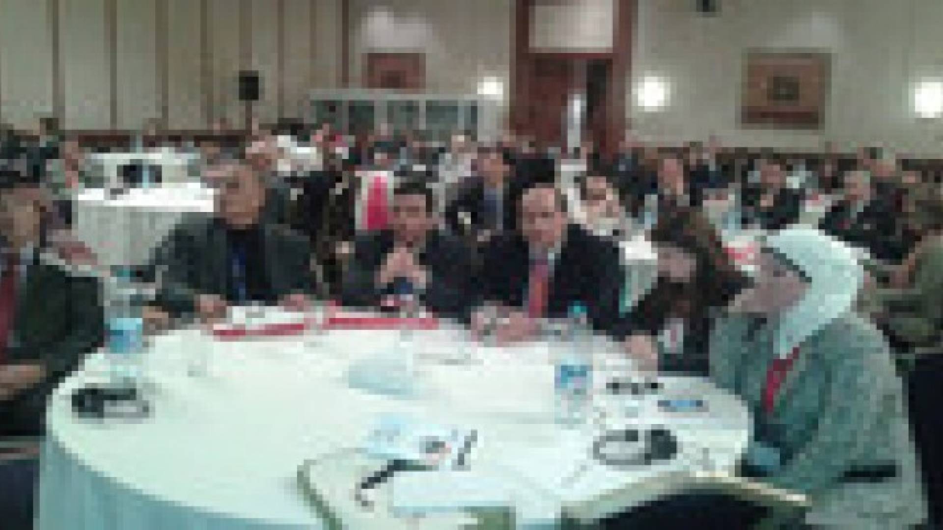 خبراء فرنسيون وعرب يناقشون تشجيع الاستثمار حول استدامة المياه