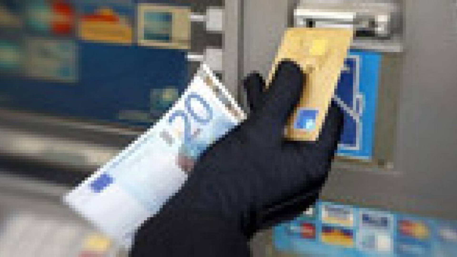 رومانيون وراء سرقة الصرافات الالية في الأردن