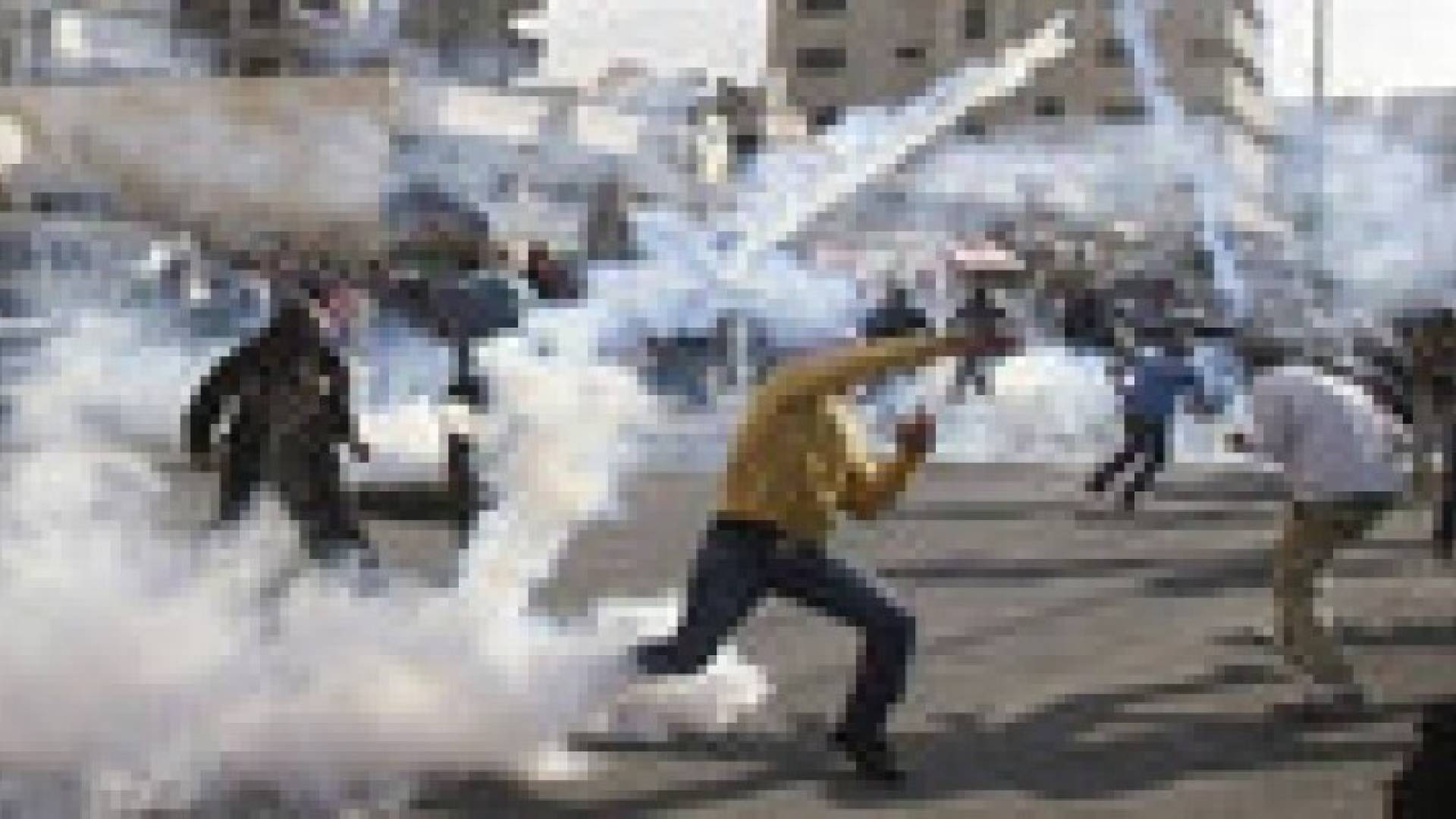 إصابة فلسطينيين اثنين خلال مواجهات مع مستوطنين وجيش الإحتلال بالضفة الغربية