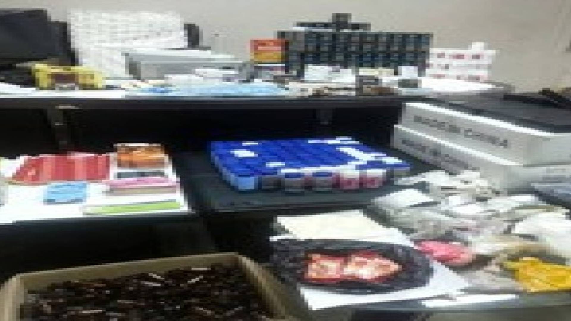 ضبط بيع ادوية وحليب اطفال منتهية الصلاحية في اربد .. صور