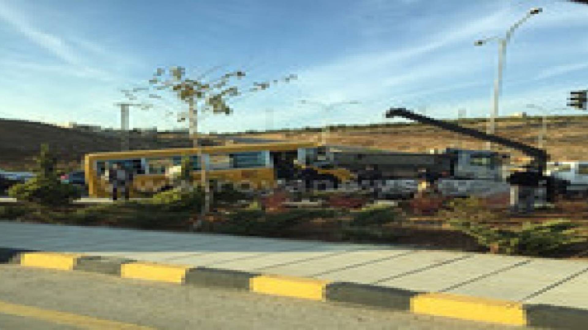 إصابة 8 أشخاص بينهم طلاب مدرسة  في حادث تصادم غرب عمان