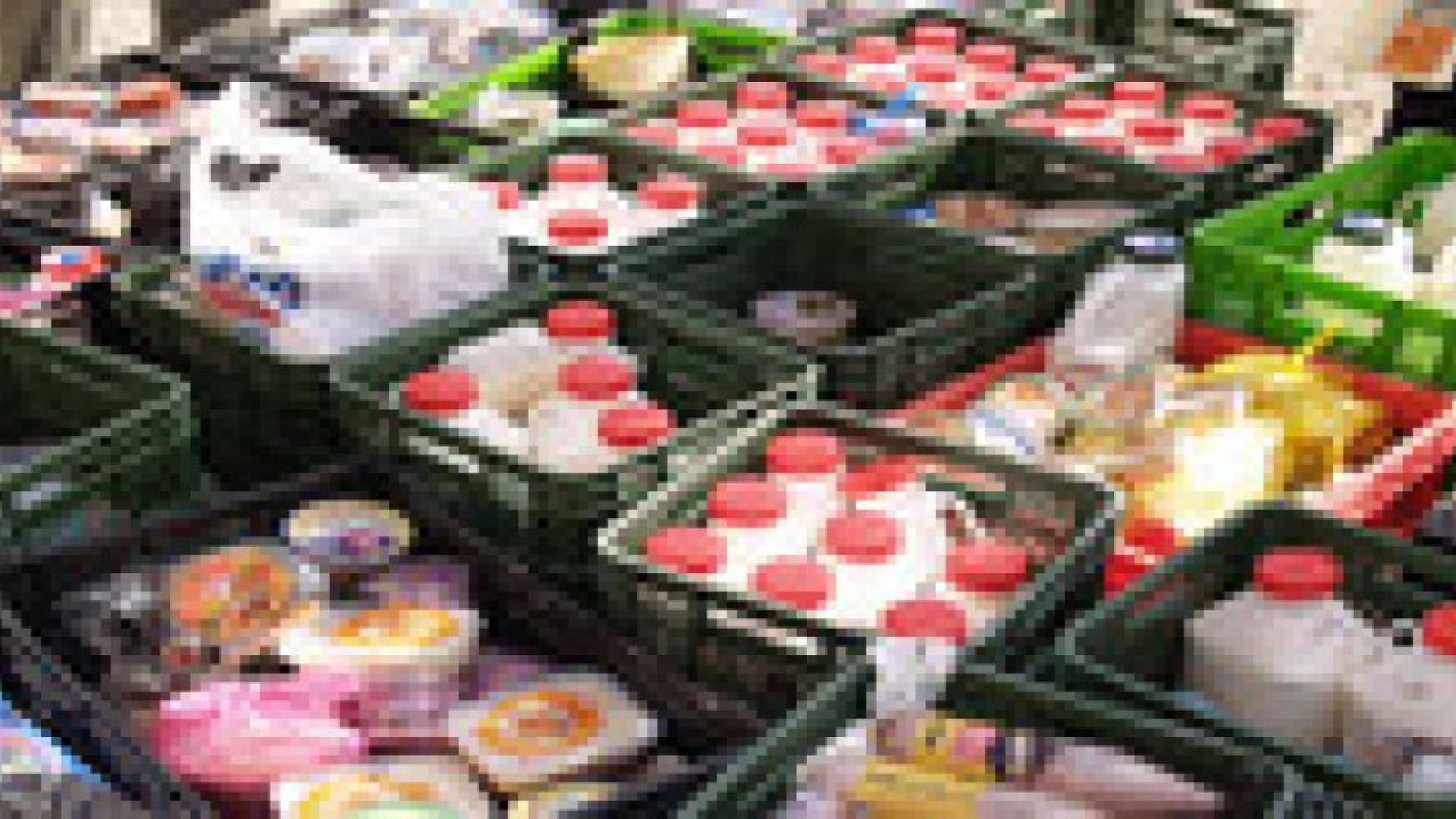 اتلاف 7 أطنان من المواد الغذائية الفاسدة بالرصيفة