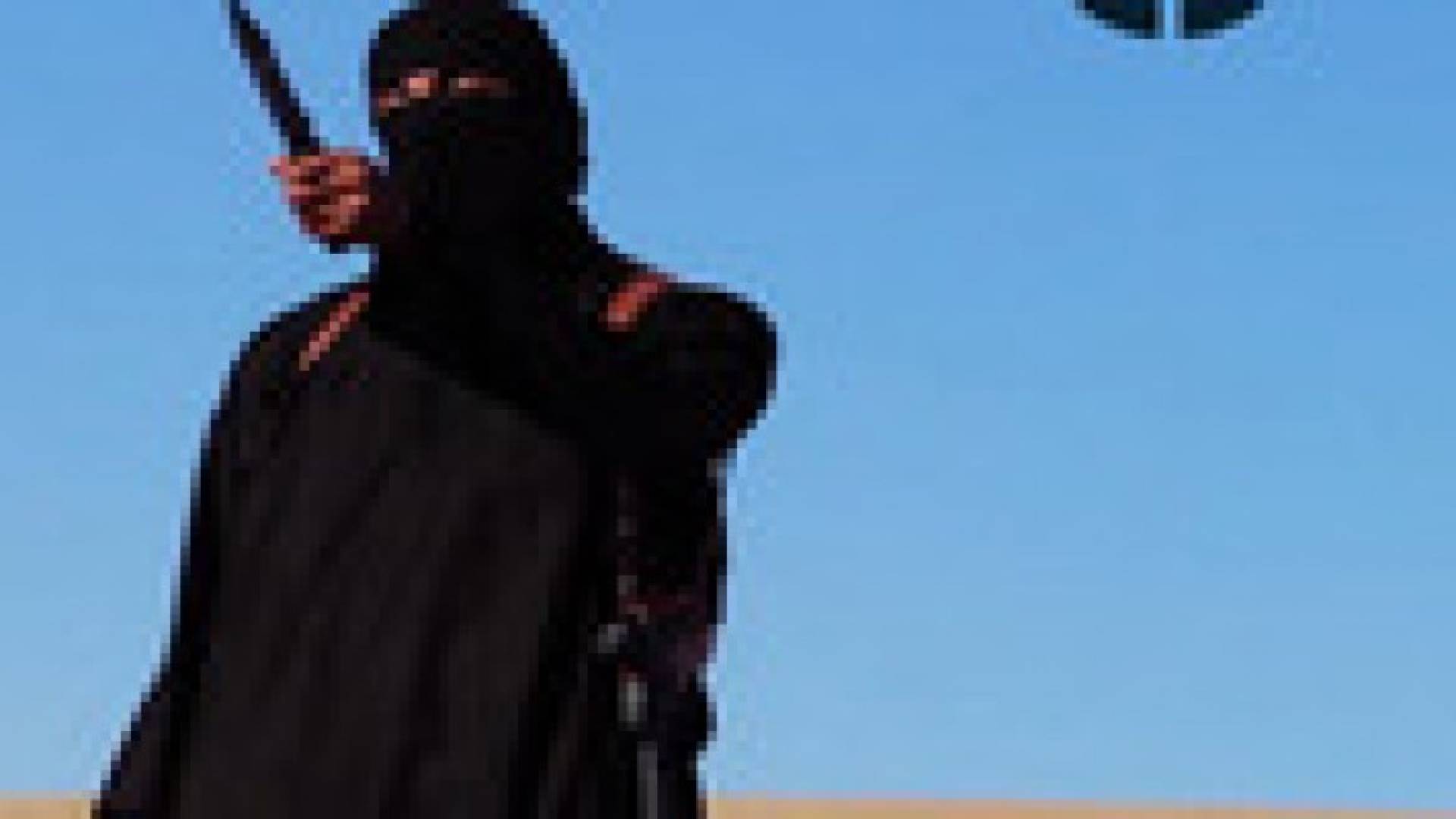 من التالي بين رهائن "داعش" ؟