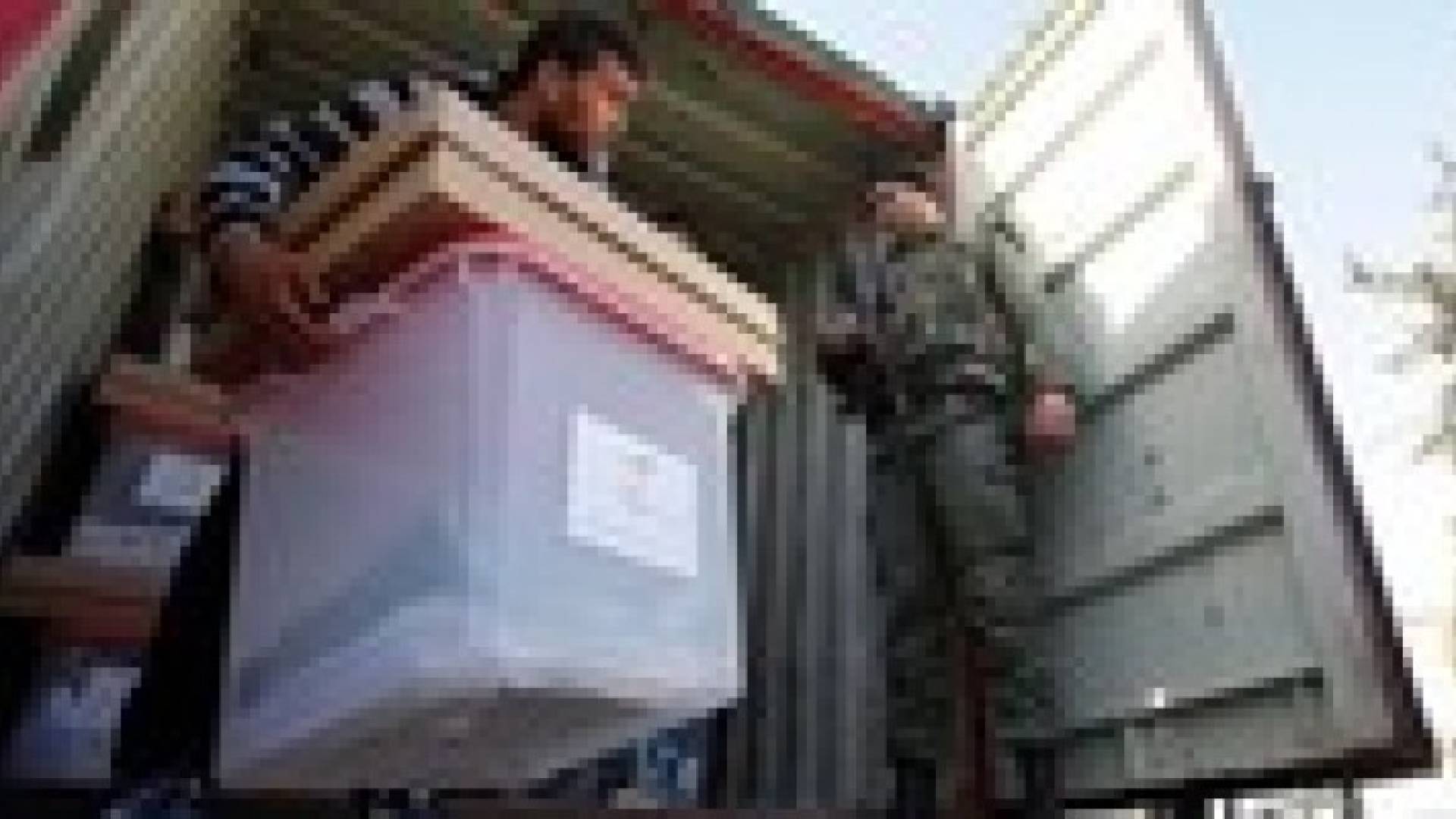 التونسيون يصوتون لانتخاب رئيس جديد للبلاد