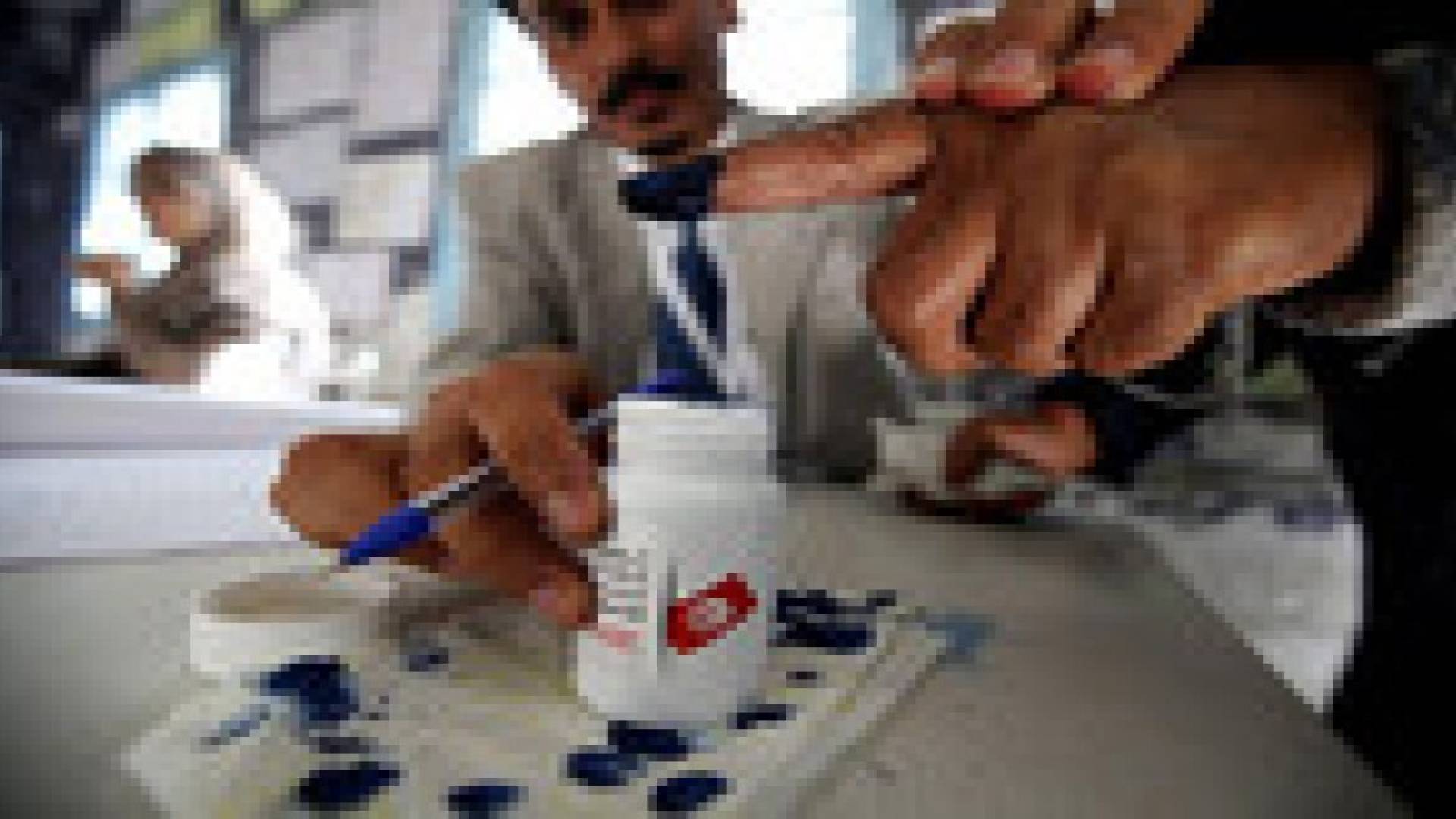 نسبة المشاركة في الانتخابات الرئاسية داخل تونس وصلت إلى نحو 40%