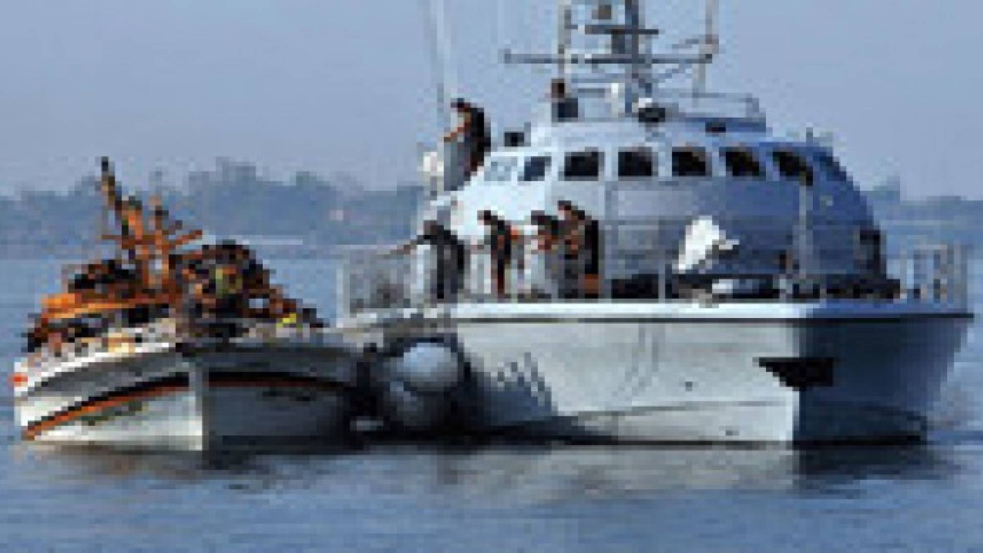 تواصل جهود إنقاذ 300 لاجئ بسواحل قبرص