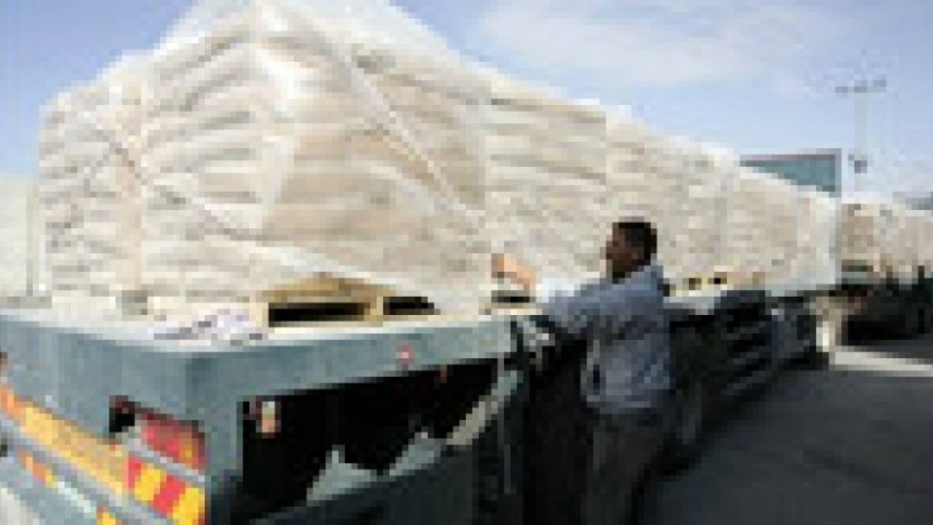 إدخال بضائع ومساعدات ومواد بناء لغزة عبر كرم أبو سالم