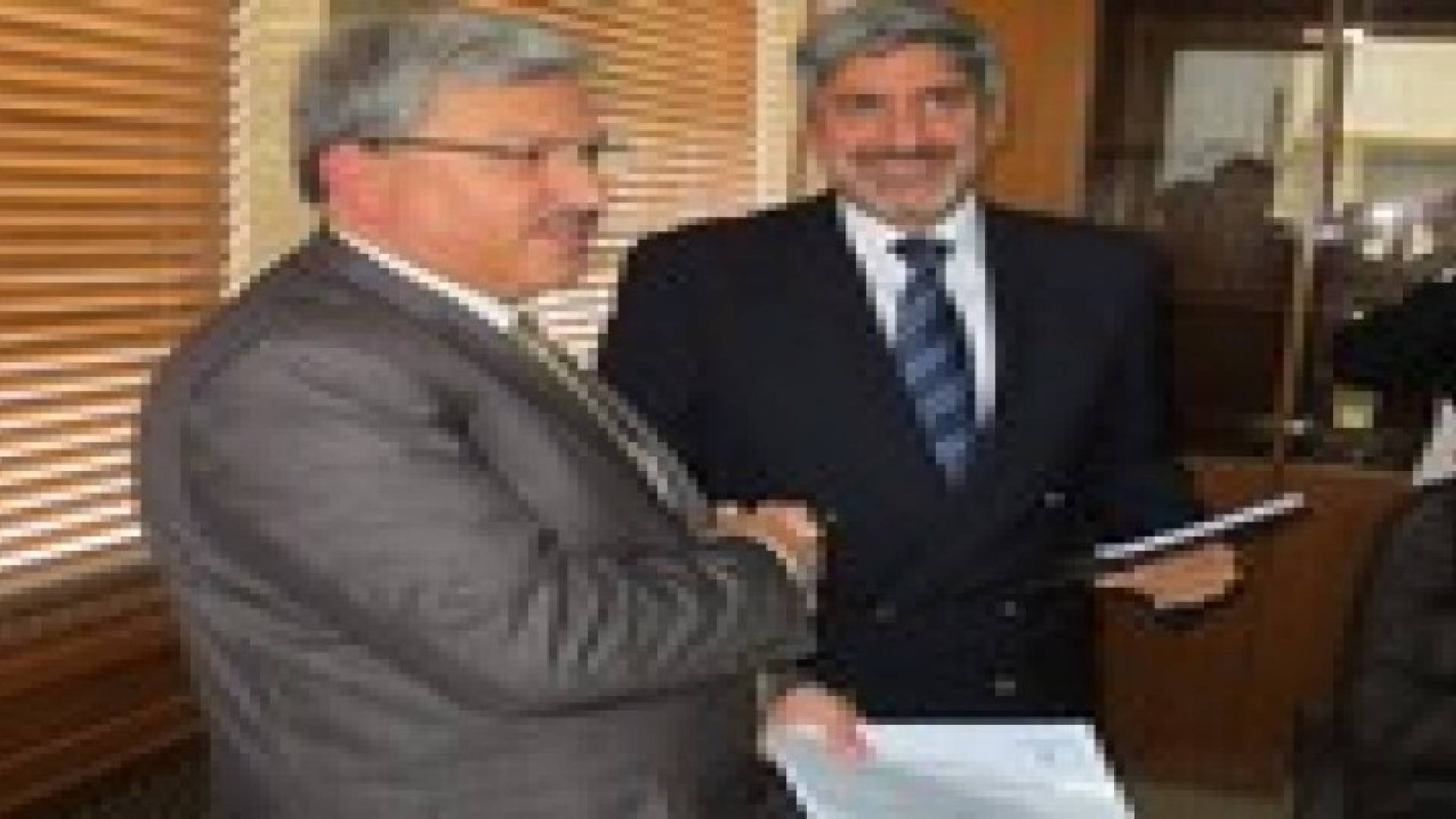 منح اول رخصة لتوليد الطاقة الكهربائية باستخدام الخلايا الشمسية