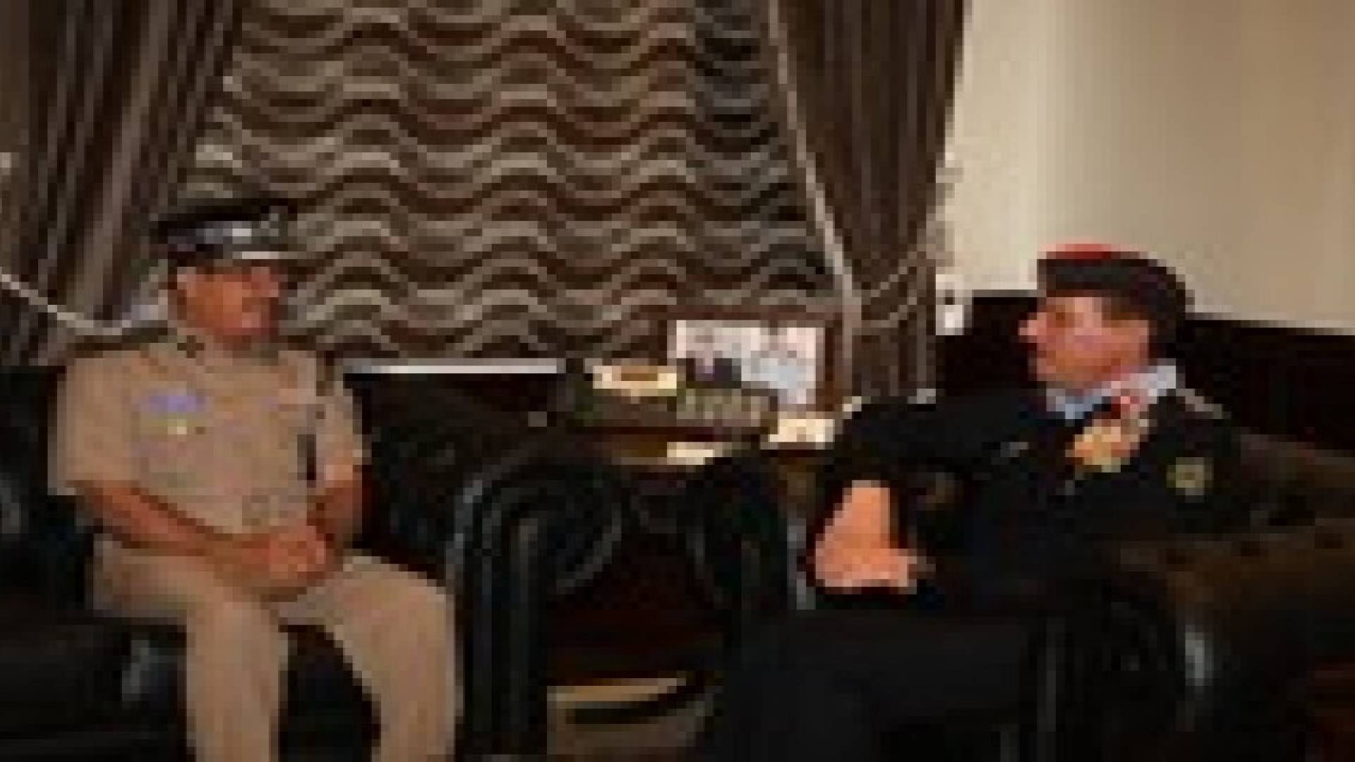 مدير الأمن العام يستقبل وفدا أمنيا عمانيا