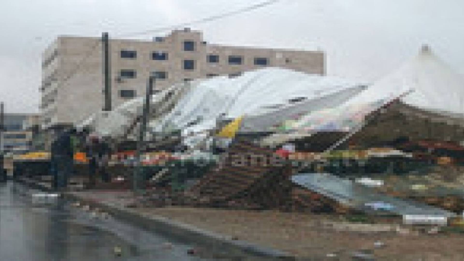 الأمانة تزيل بسطات واعتداءات على الأرصفة جنوب العاصمة عمان .. صور