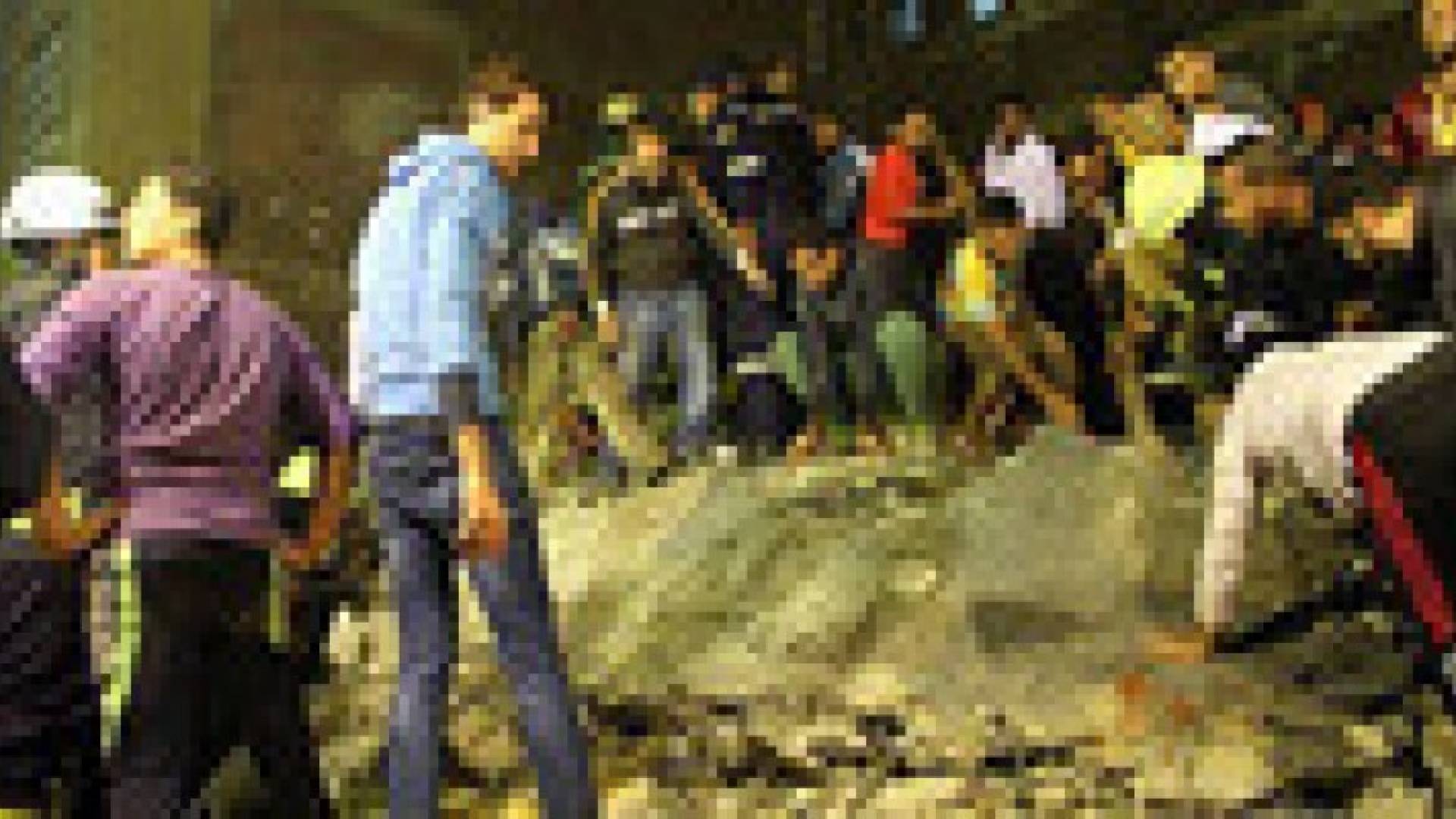 مصرع 12 شخصا في انهيار بناية شرق القاهرة .. فيديو