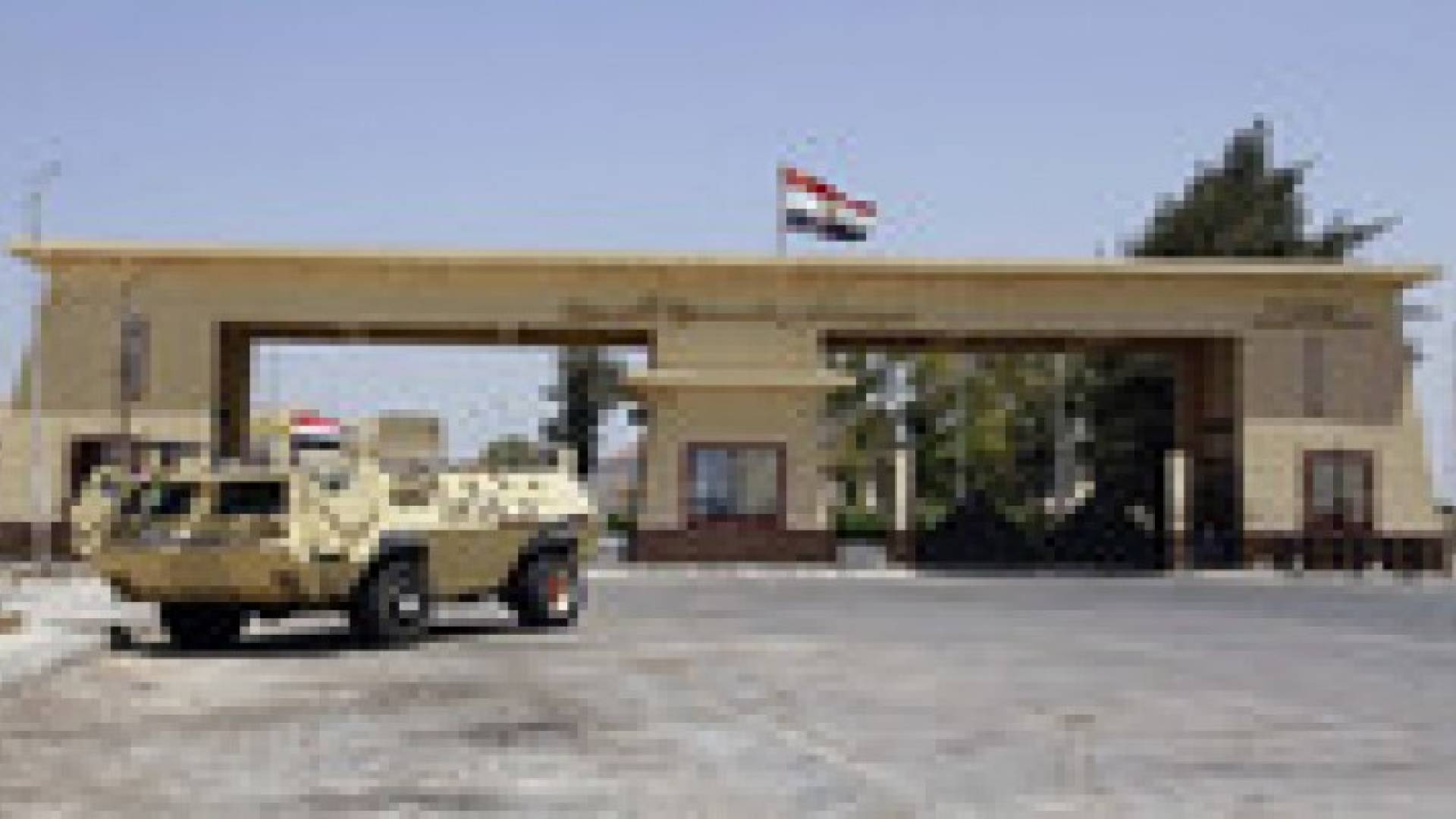 فلسطينيون عالقون بمصر يطالبون بالعودة إلى قطاع غزة