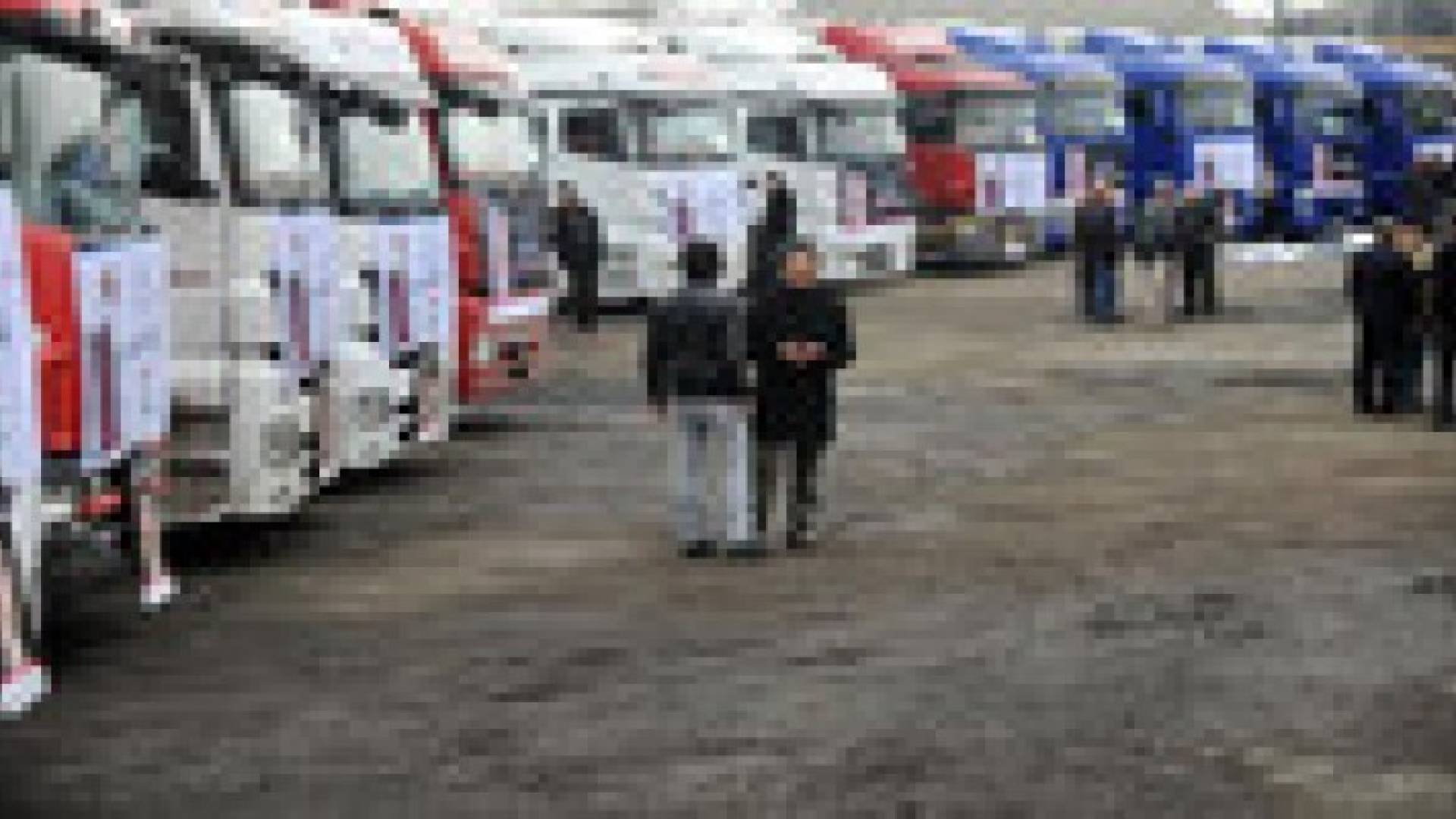 70 شاحنة مساعدات للسوريين عبر الأردن
