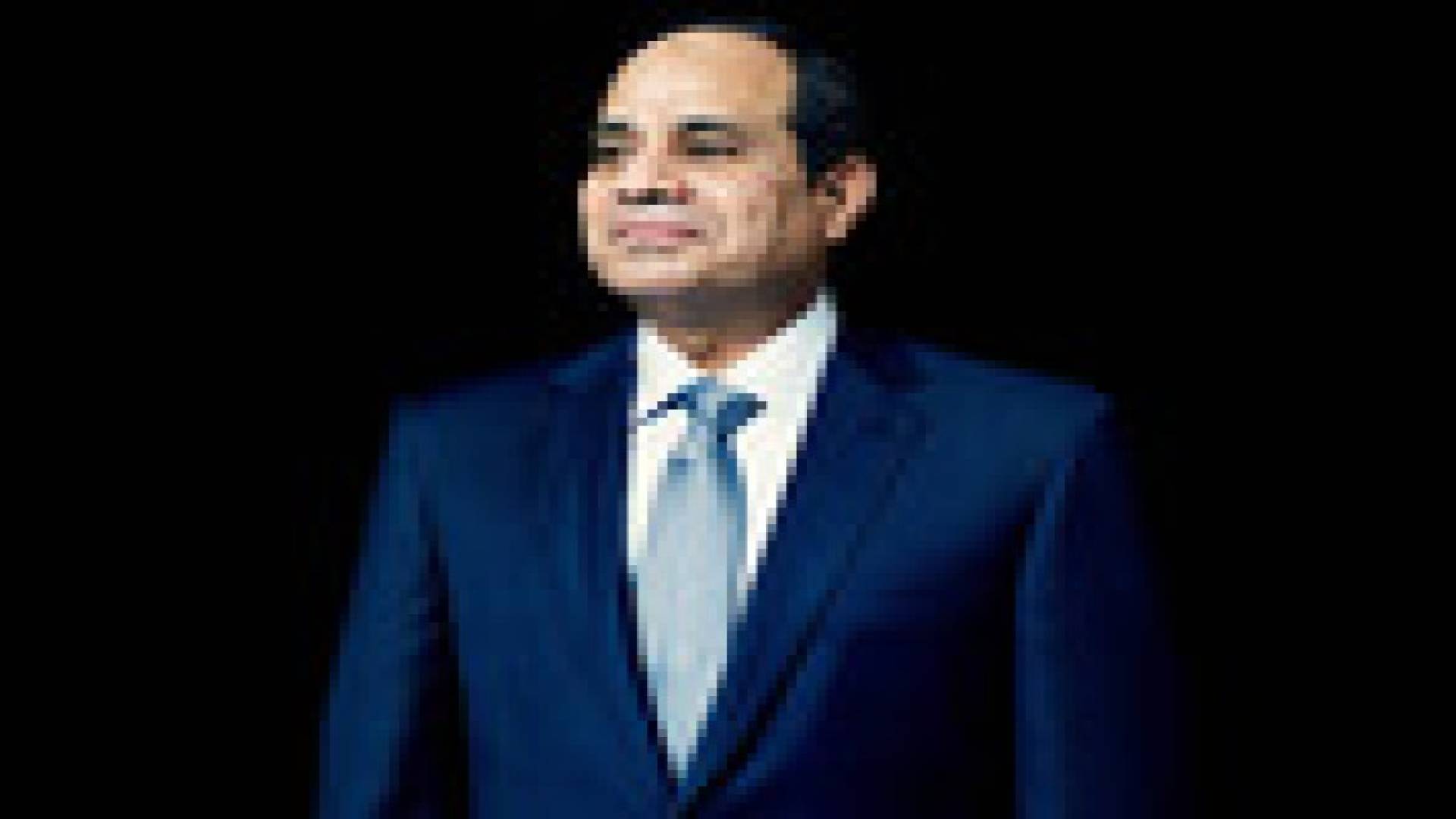 السيسي في باريس لبحث الأزمة الليبية وتعزيز دوره الإقليمي