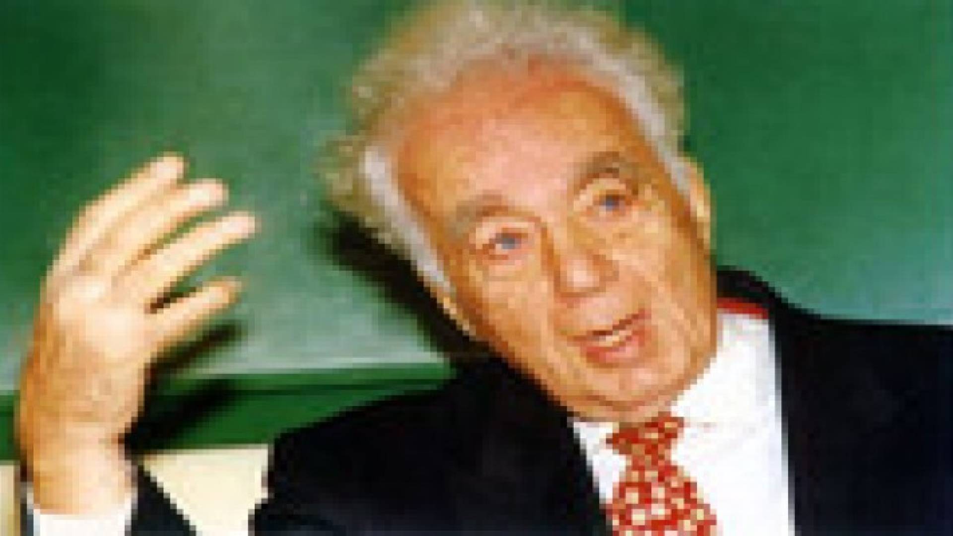 الموت يغيب الشاعر سعيد عقل .. كاتب أغنية "أردن أرض العزم"