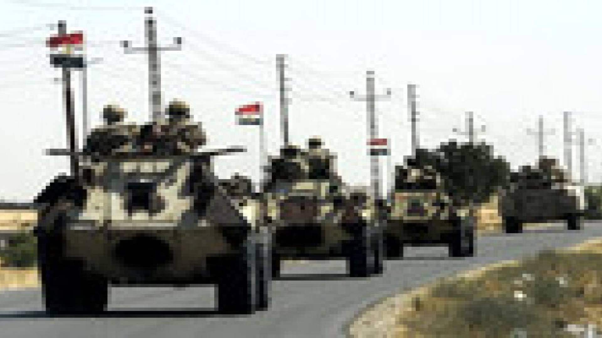 5 مصابين جراء تفجير استهدف مدرعة بسيناء المصرية