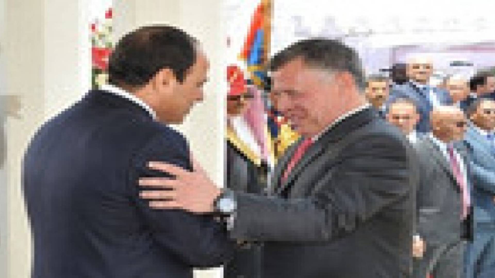 الملك يجري مباحثات مع الرئيس السيسي في القاهرة