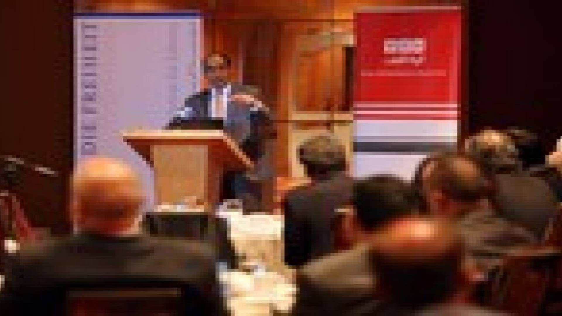 سيف : انخفاض اسعار النفط العالمية المستمر لن يؤثر على تدفق المنح والمساعدات للاردن